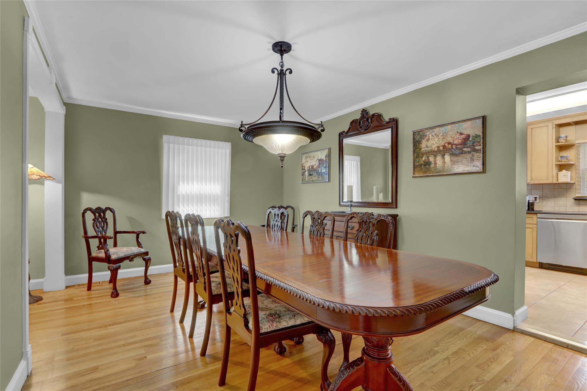 Single Family Maple  Nassau County, NY 11040, MLS-865553-11