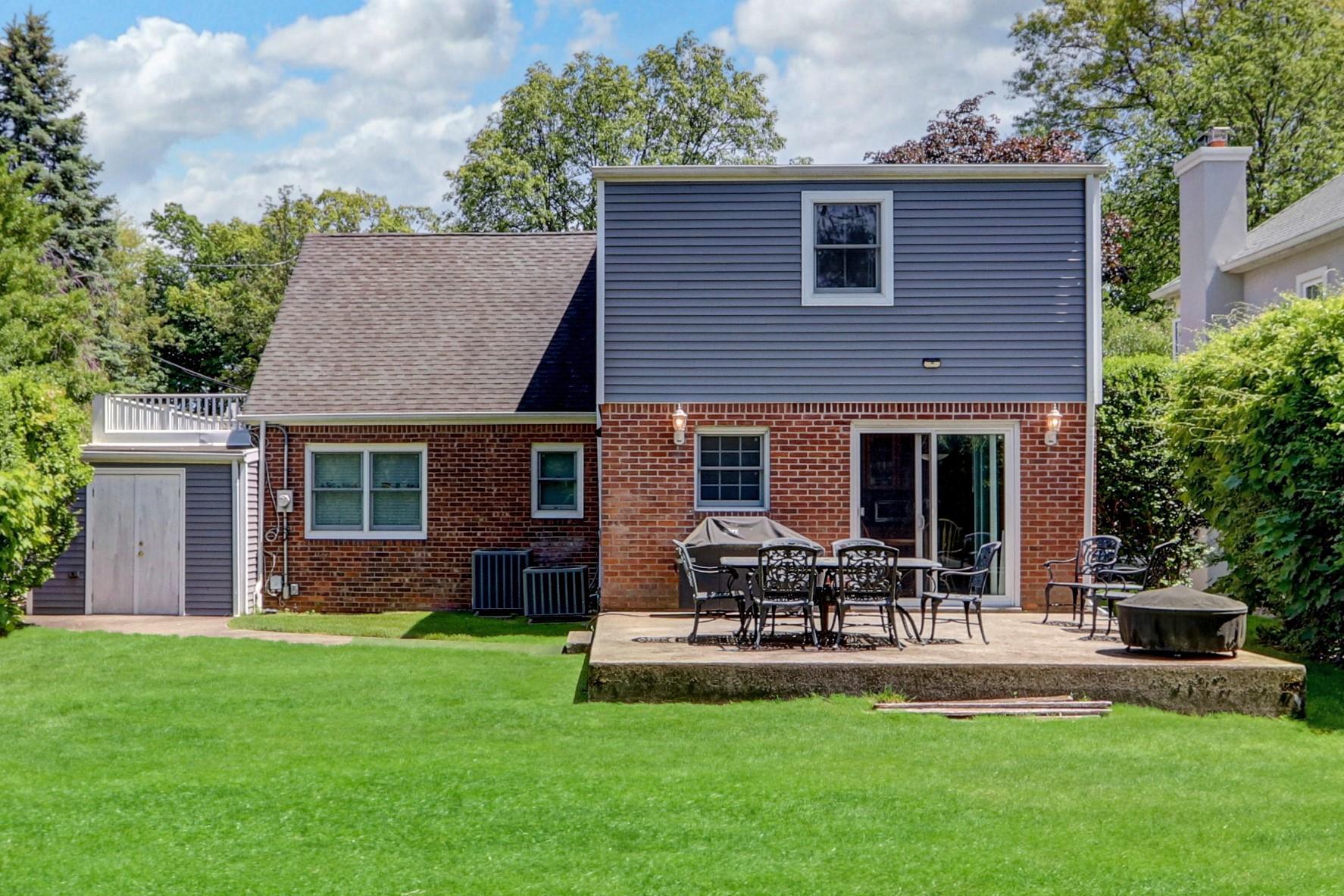 Single Family Maple  Nassau County, NY 11040, MLS-865553-26