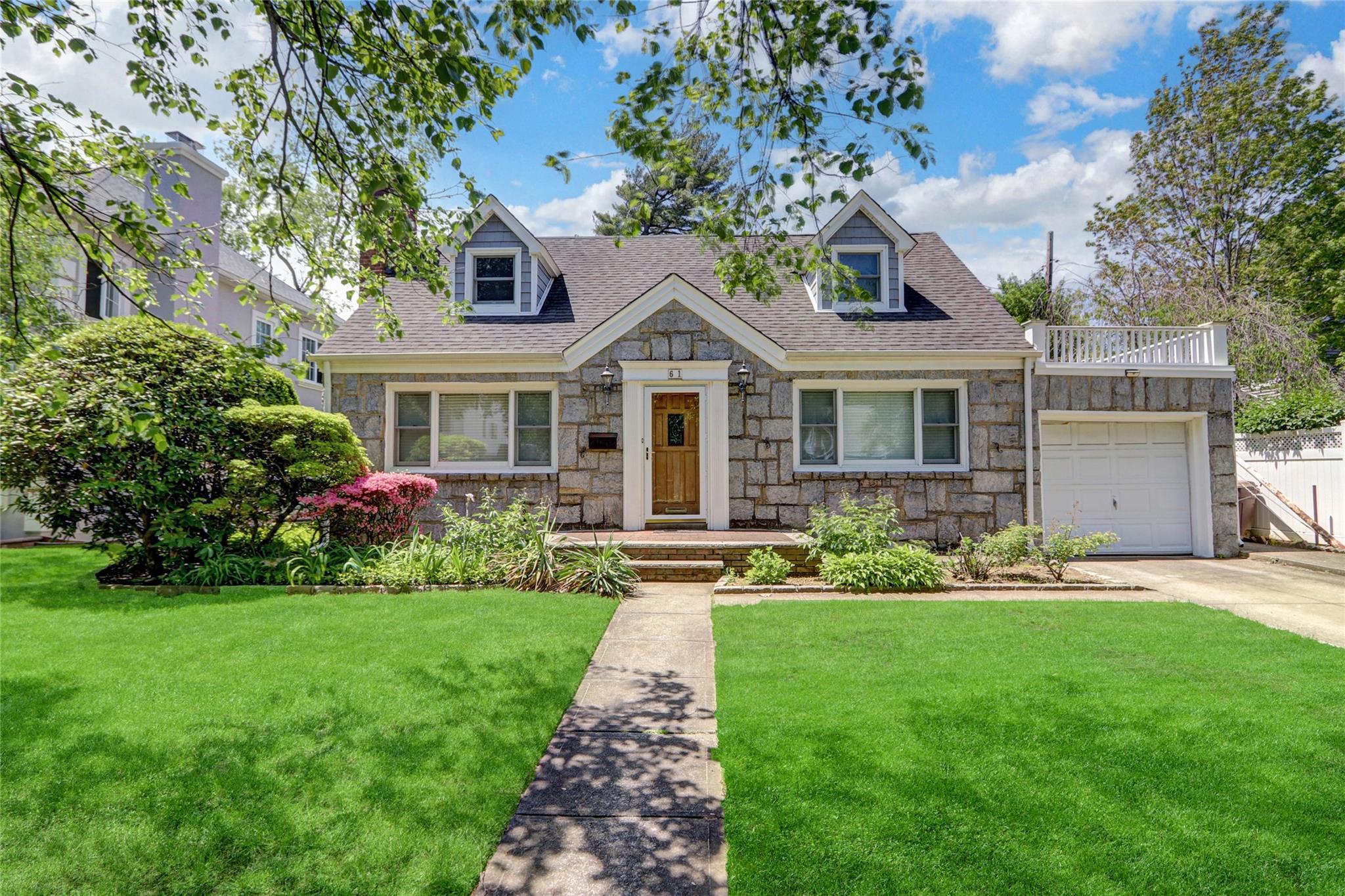 Single Family Maple  Nassau County, NY 11040, MLS-865553-30