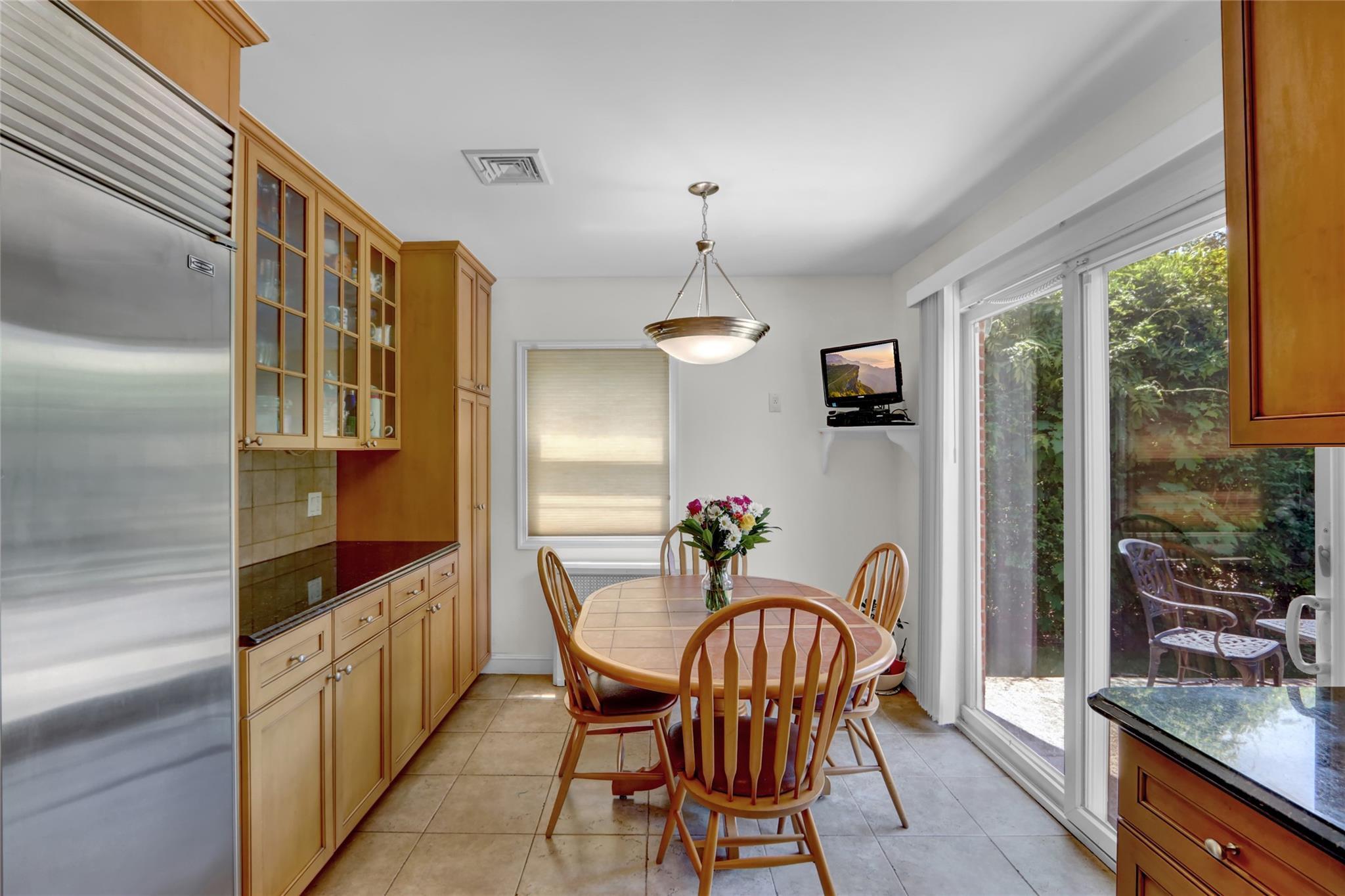 Single Family Maple  Nassau County, NY 11040, MLS-865553-8