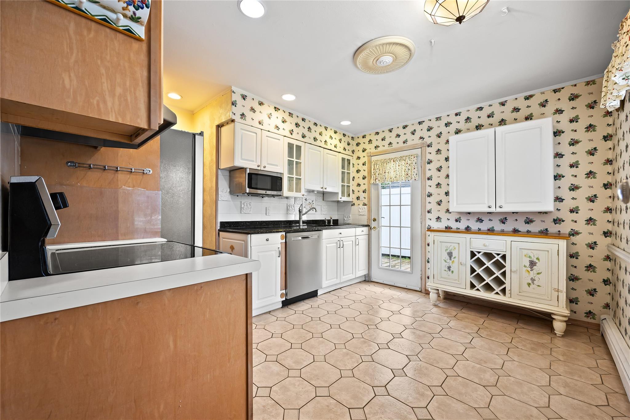 Single Family Arizona  Nassau County, NY 11791, MLS-865616-10