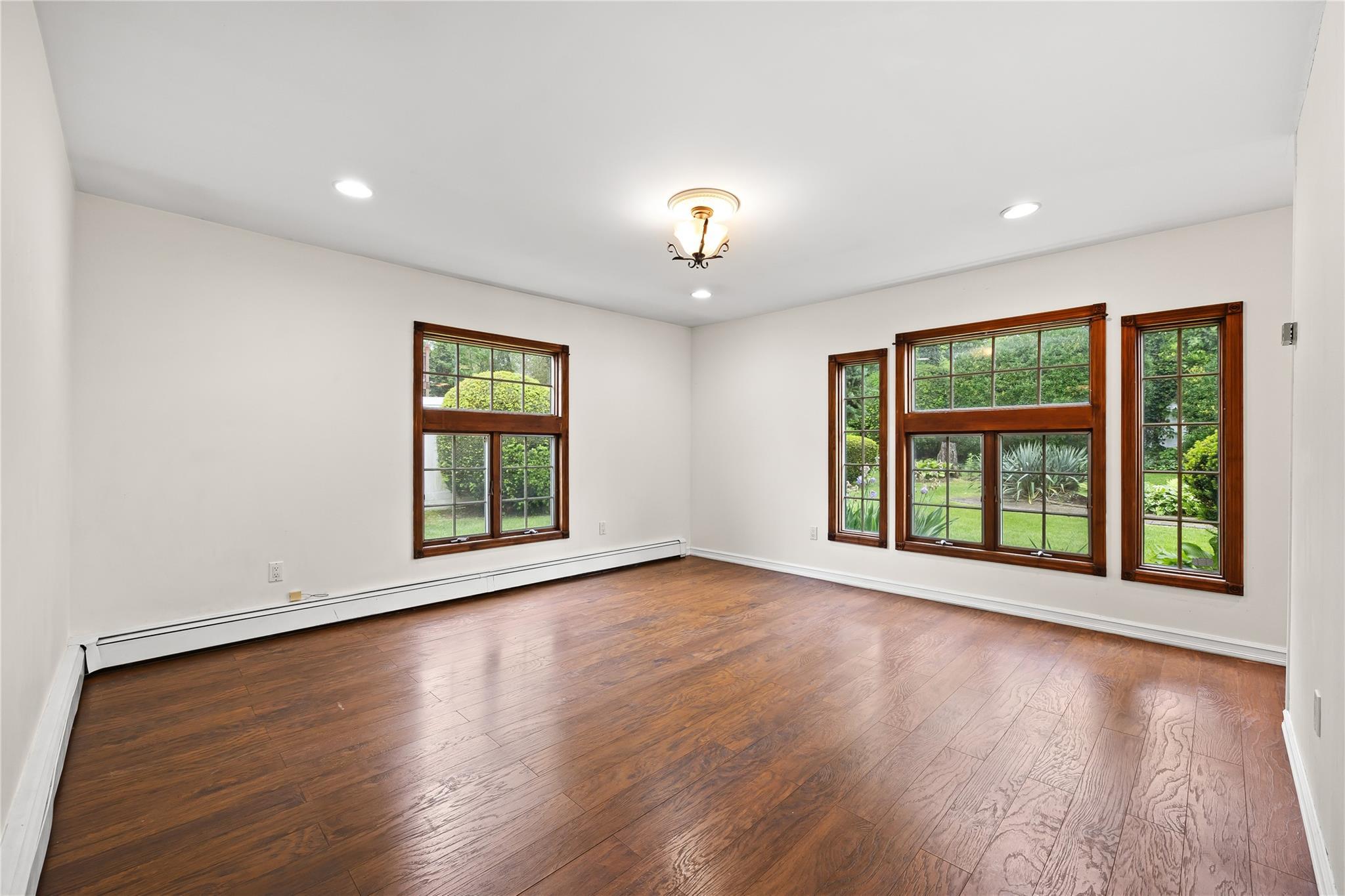 Single Family Arizona  Nassau County, NY 11791, MLS-865616-22