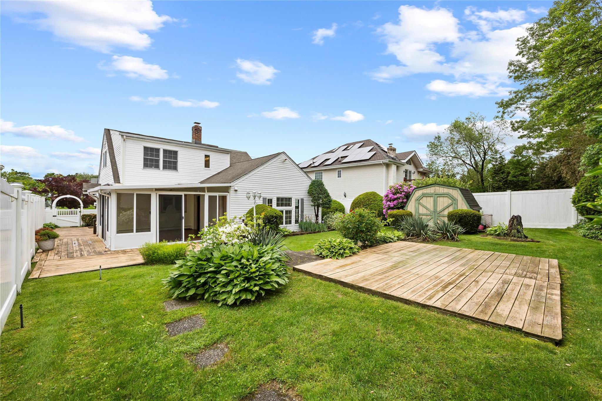 Single Family Arizona  Nassau County, NY 11791, MLS-865616-6