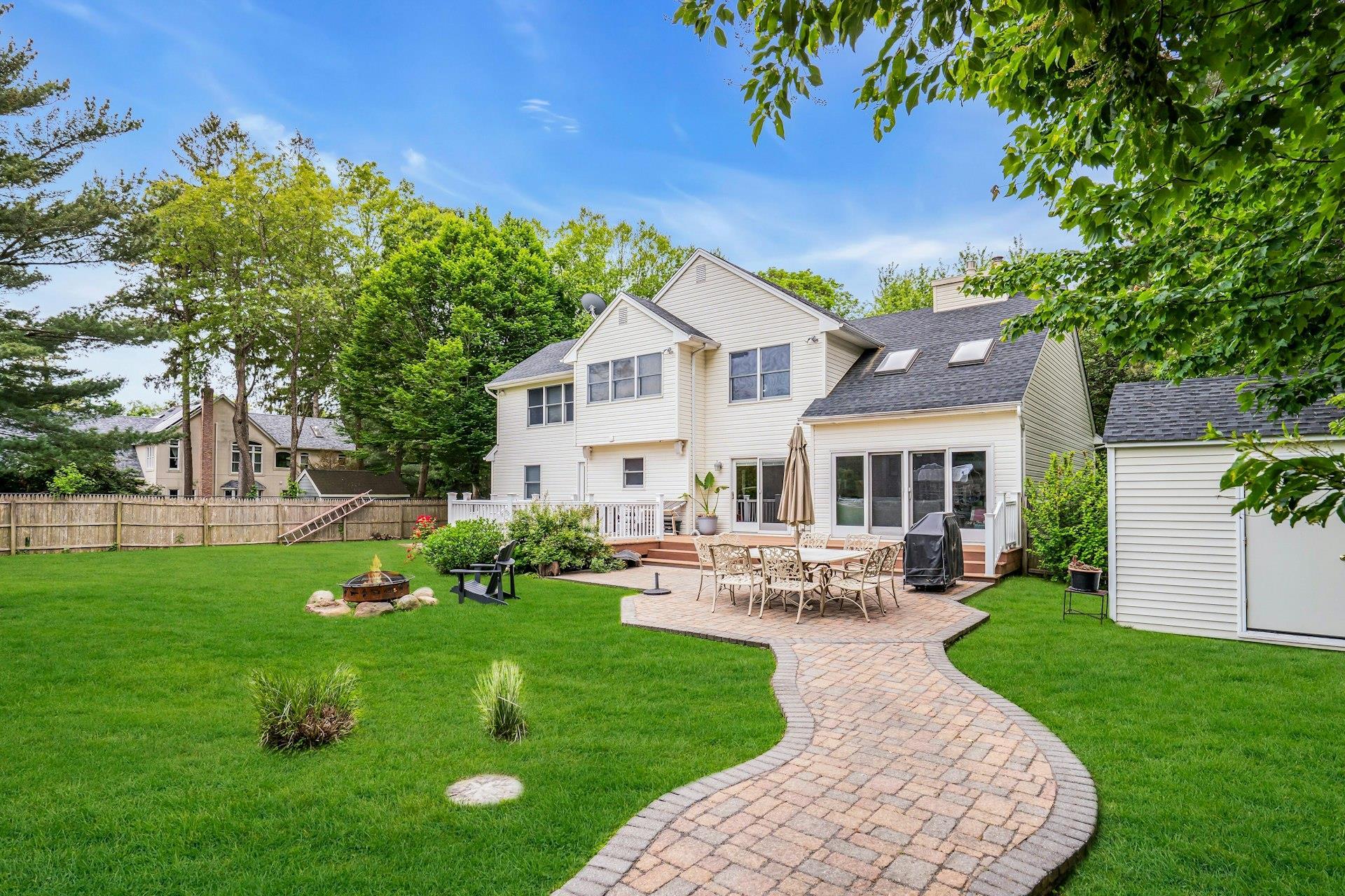 Single Family Carlls Straight  Suffolk County, NY 11746, MLS-865623-41