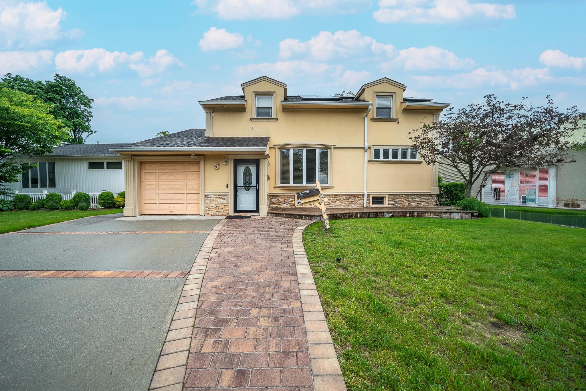 Single Family Forest  Nassau County, NY 11581, MLS-865657-2