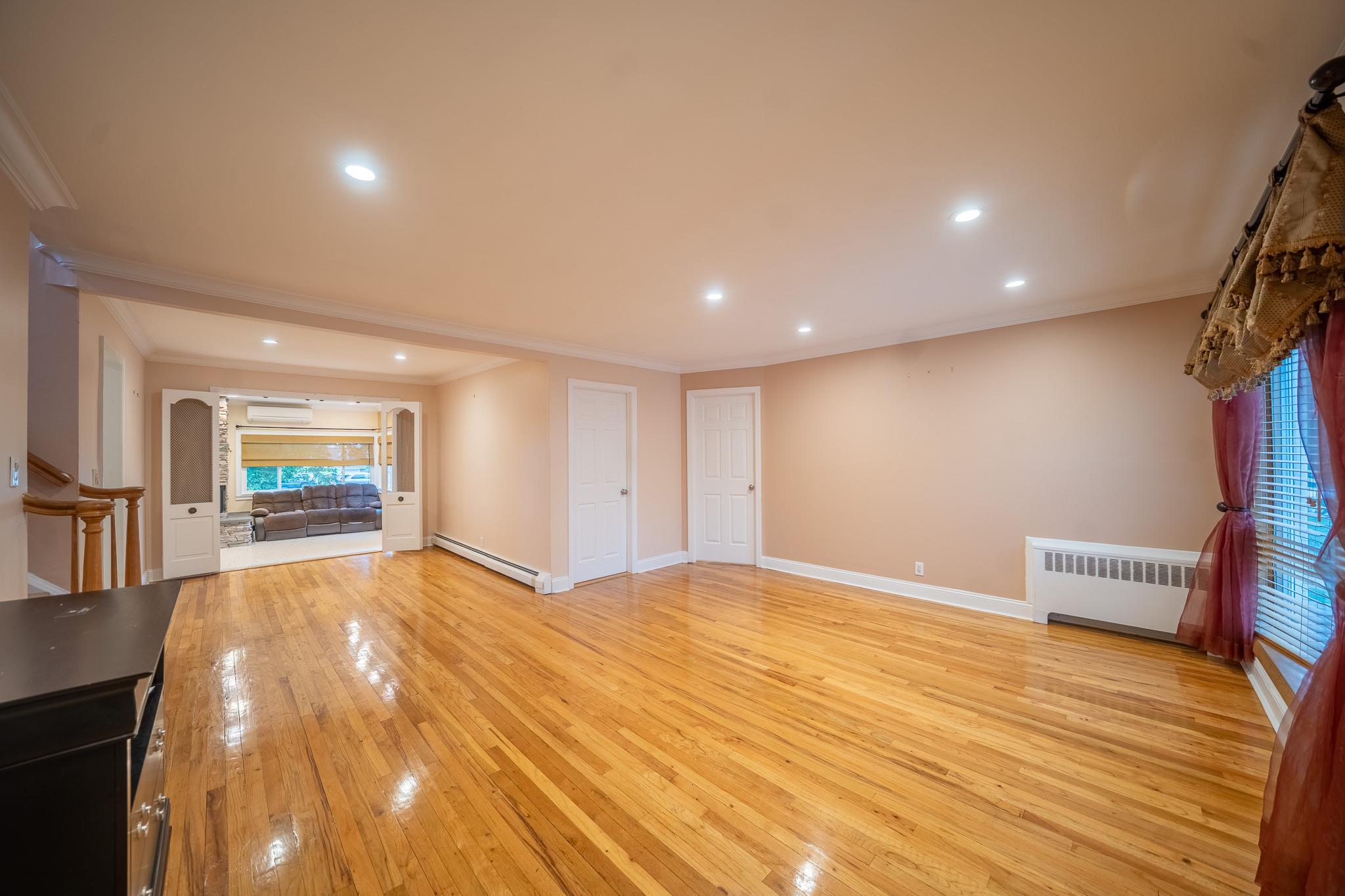 Single Family Forest  Nassau County, NY 11581, MLS-865657-7