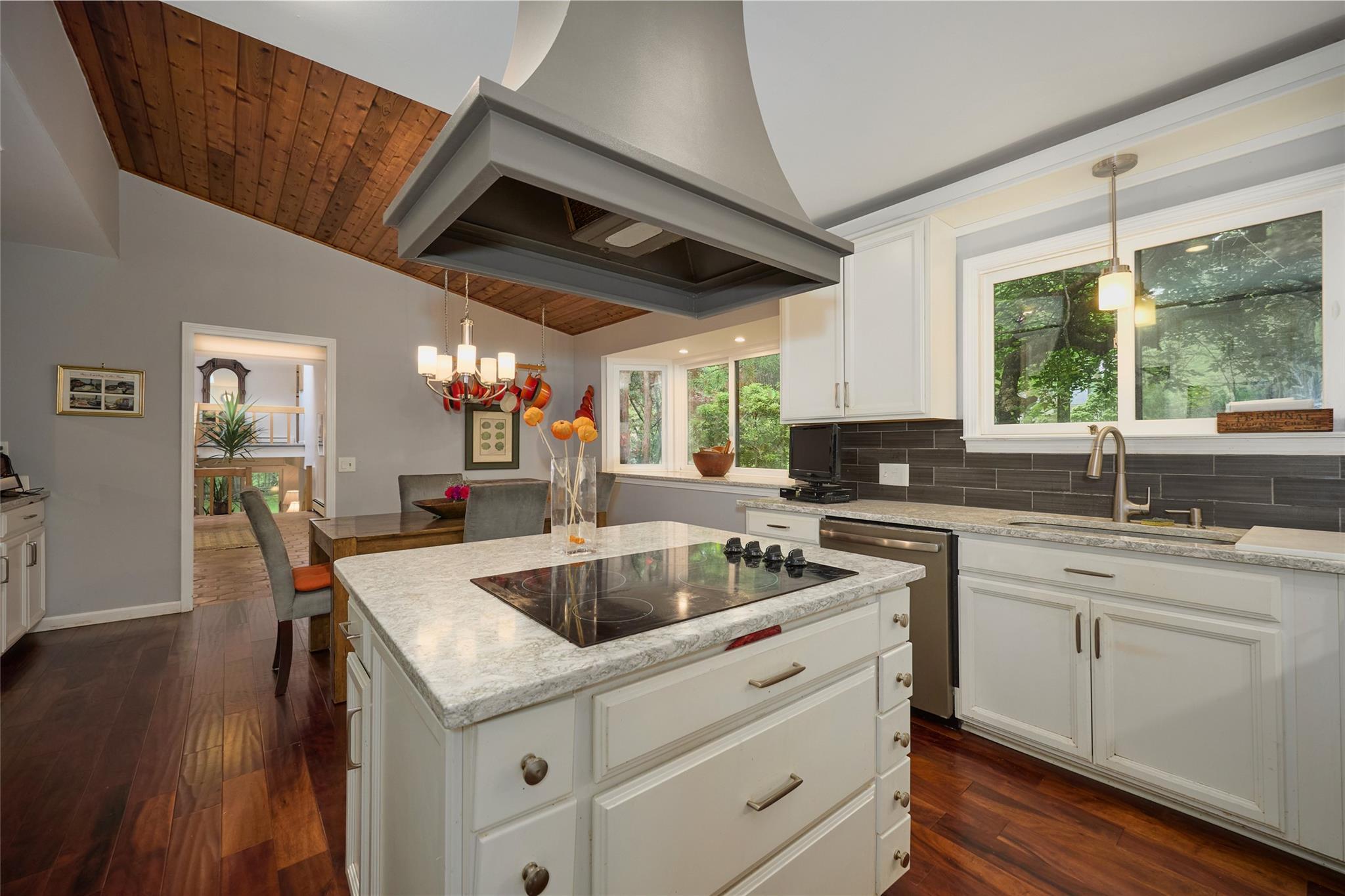 Single Family Greenlawn  Westchester County, NY 10536, MLS-865662-8
