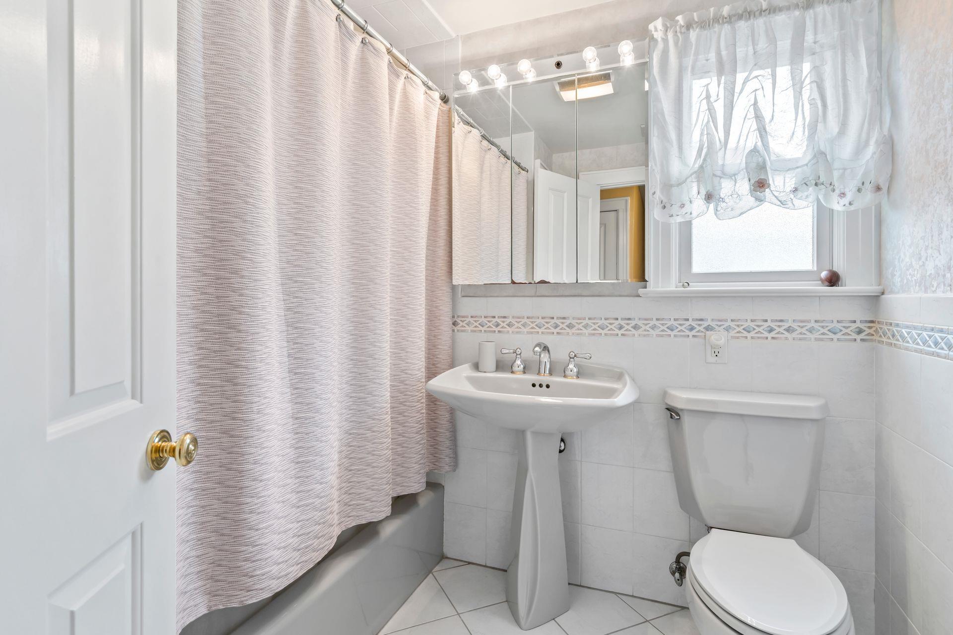 Single Family Buckingham  Nassau County, NY 11552, MLS-865687-28