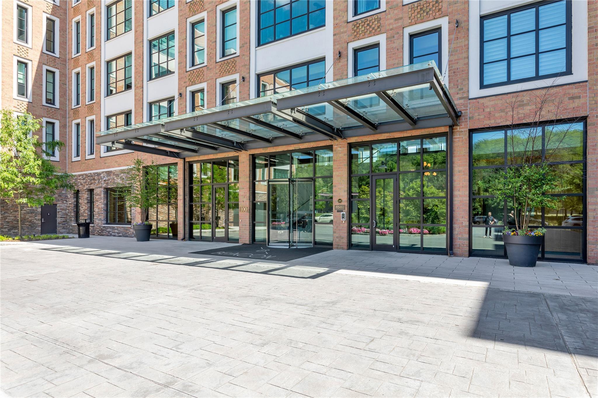 Condo Garvies Point  Nassau County, NY 11542, MLS-865690-2