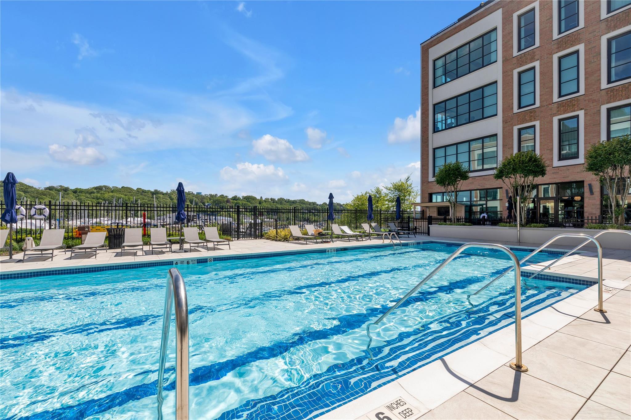 Condo Garvies Point  Nassau County, NY 11542, MLS-865690-9