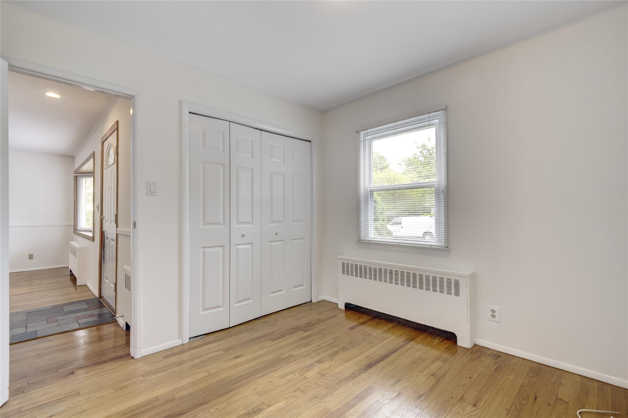 Single Family Newmarket  Nassau County, NY 11791, MLS-865739-16