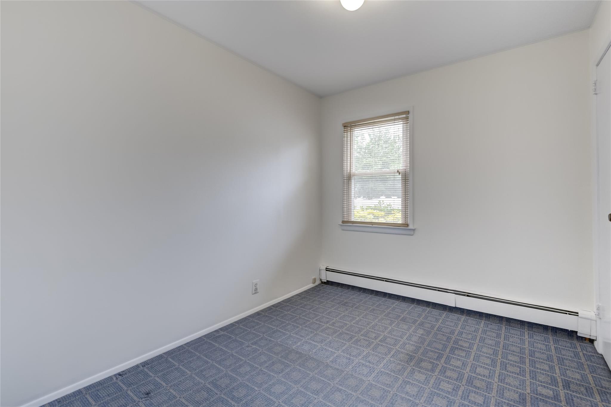Single Family Newmarket  Nassau County, NY 11791, MLS-865739-17