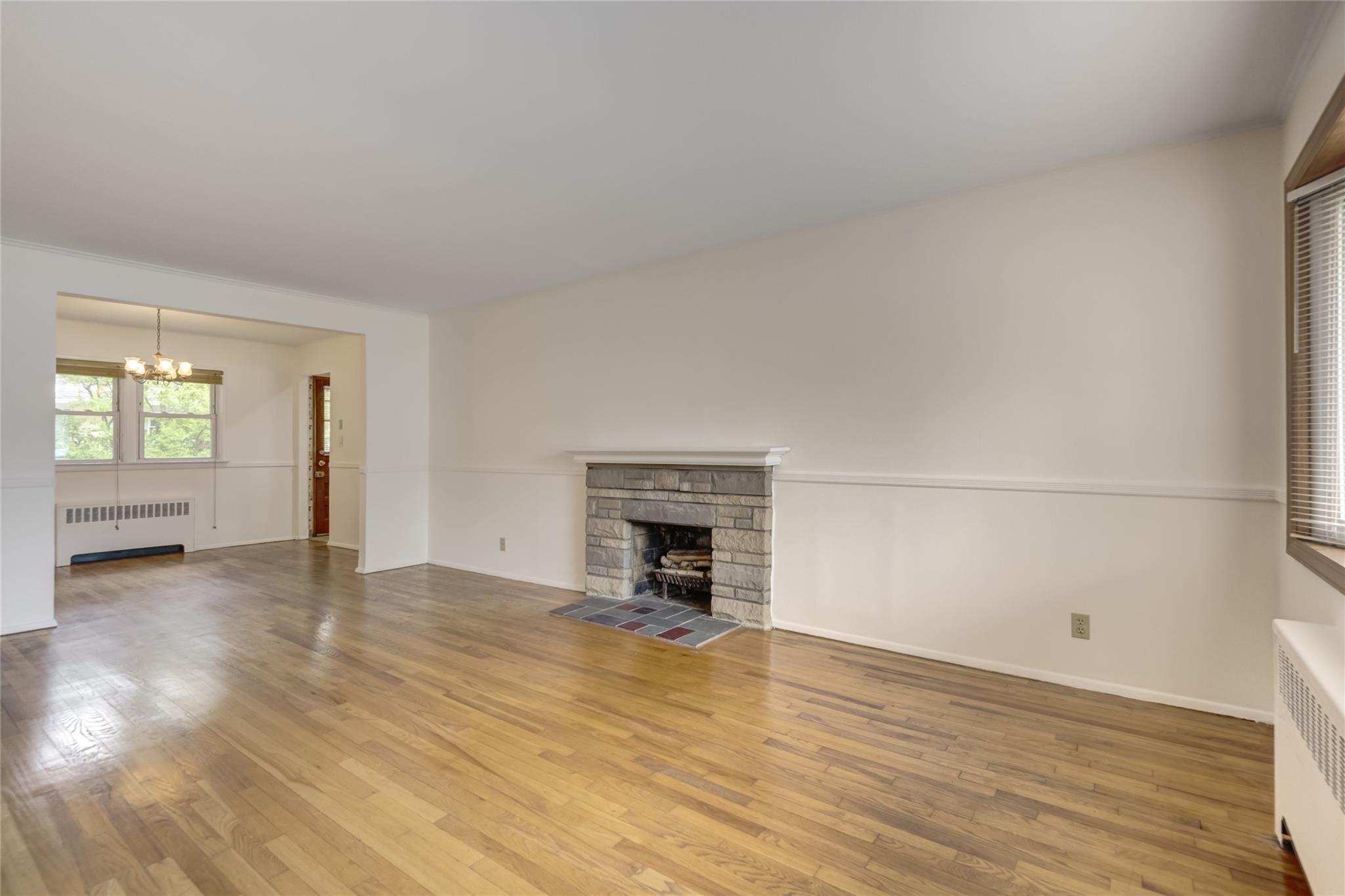 Single Family Newmarket  Nassau County, NY 11791, MLS-865739-7