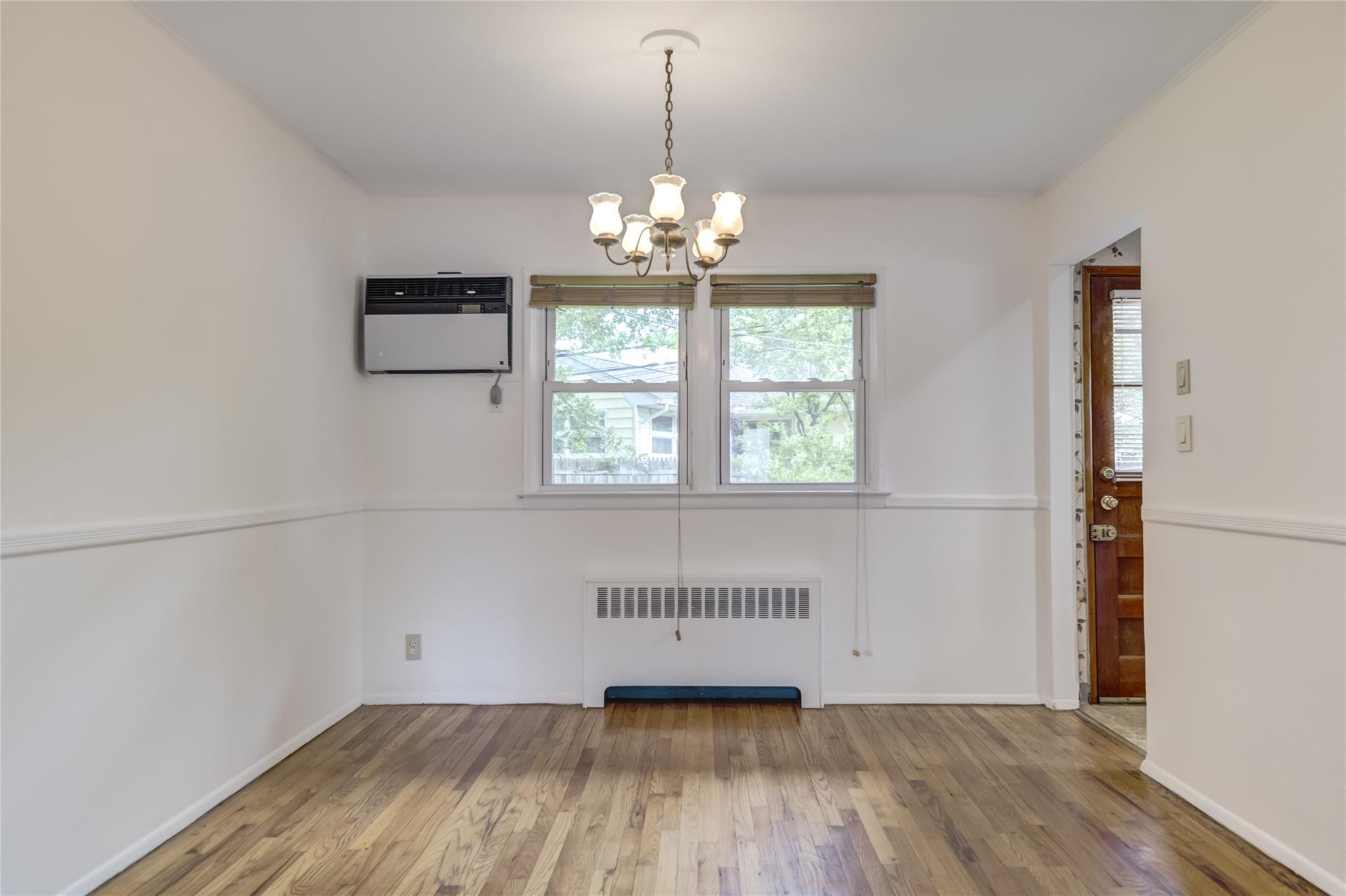 Single Family Newmarket  Nassau County, NY 11791, MLS-865739-9