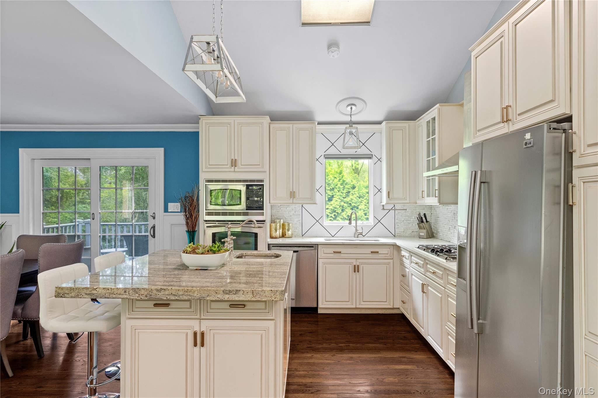 Single Family Cliff  Suffolk County, NY 11792, MLS-865758-8