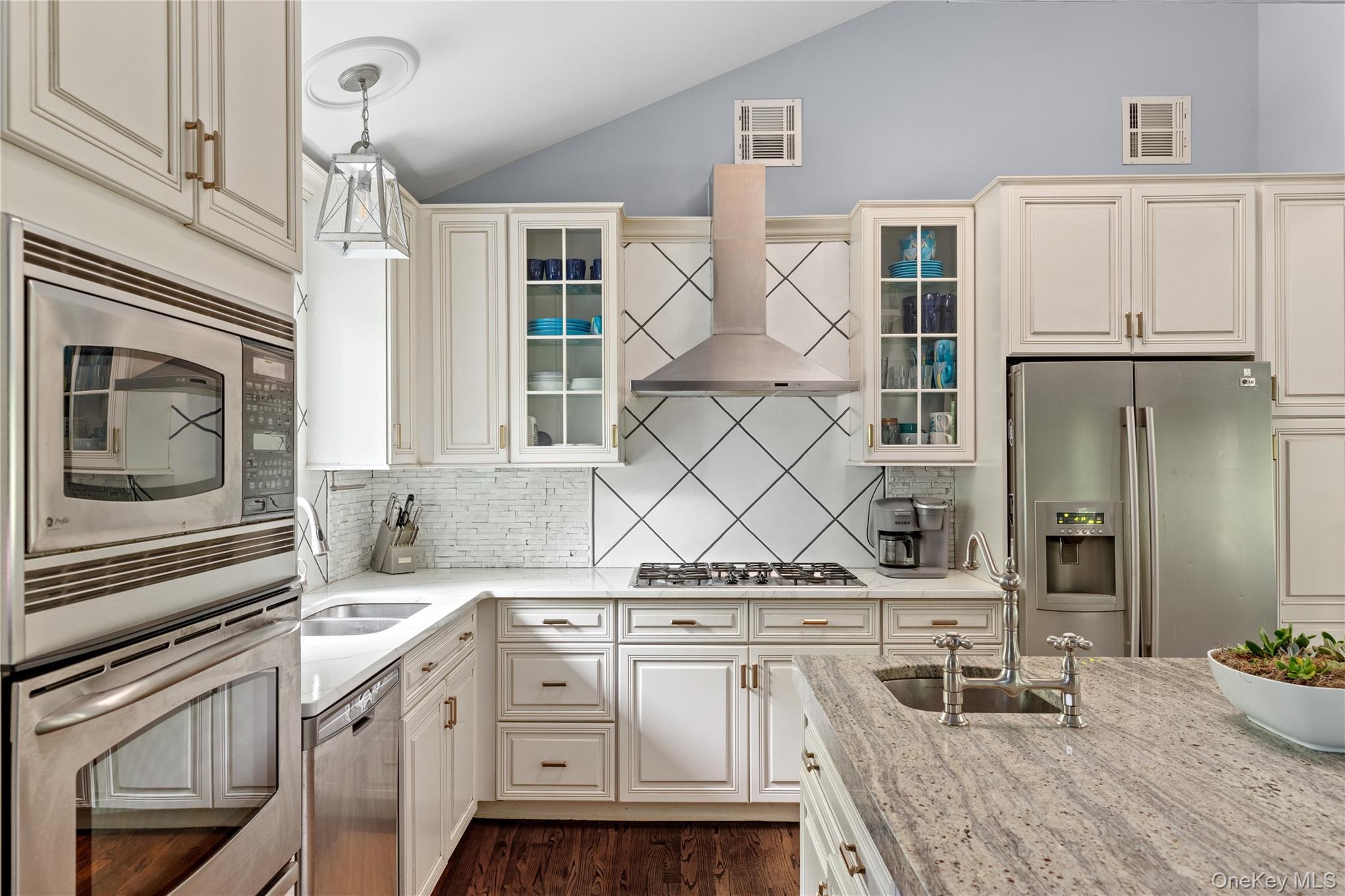 Single Family Cliff  Suffolk County, NY 11792, MLS-865758-9