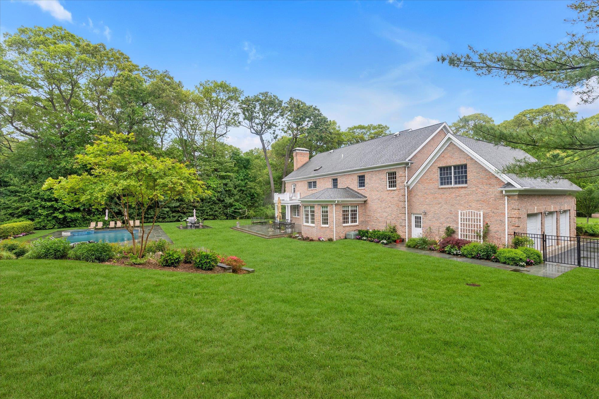 Single Family Geralind  Nassau County, NY 11791, MLS-865802-22