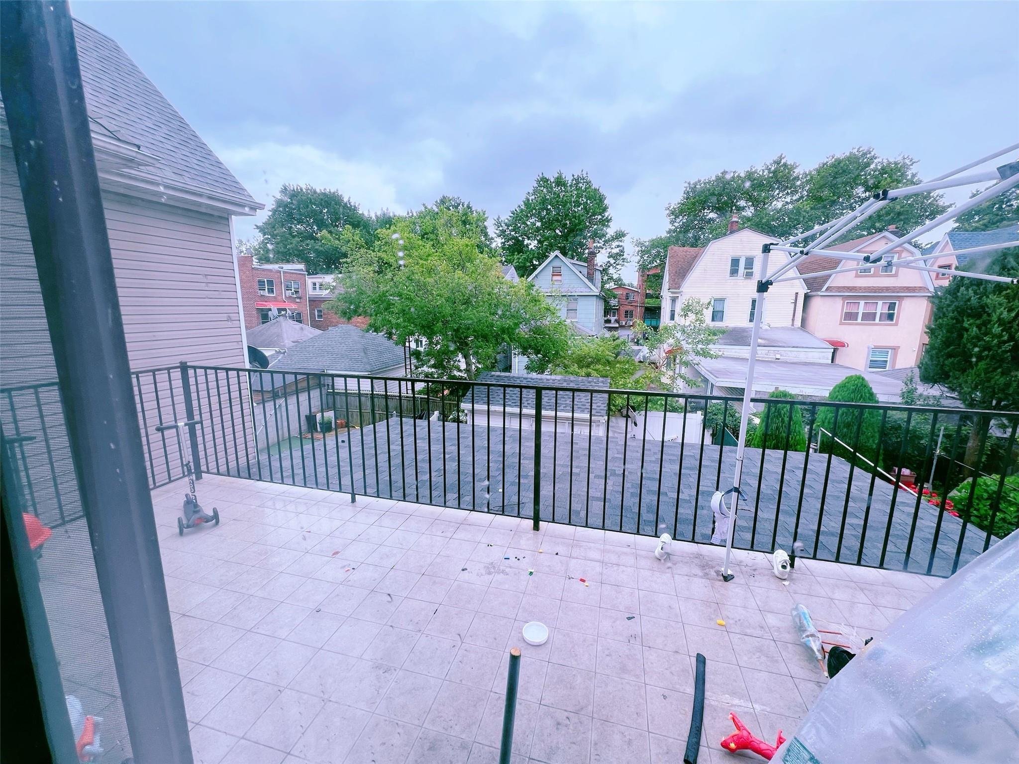 Single Family 50th  Queens, NY 11373, MLS-865810-8