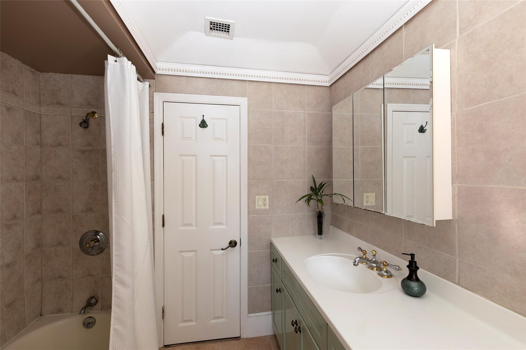 Single Family Montgomery  Westchester County, NY 10804, MLS-865822-24