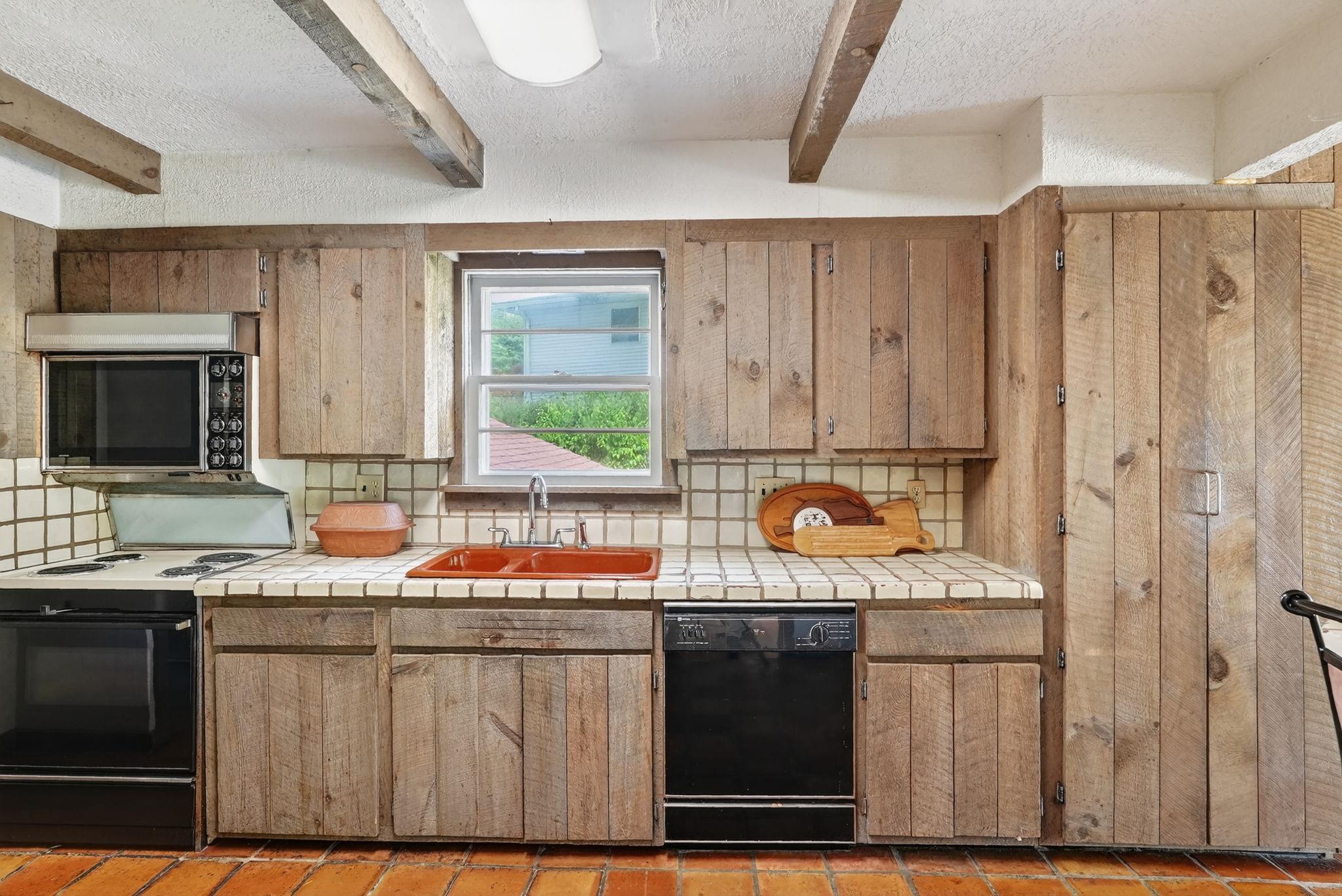 Single Family Old Farms  Dutchess County, NY 12603, MLS-865841-12