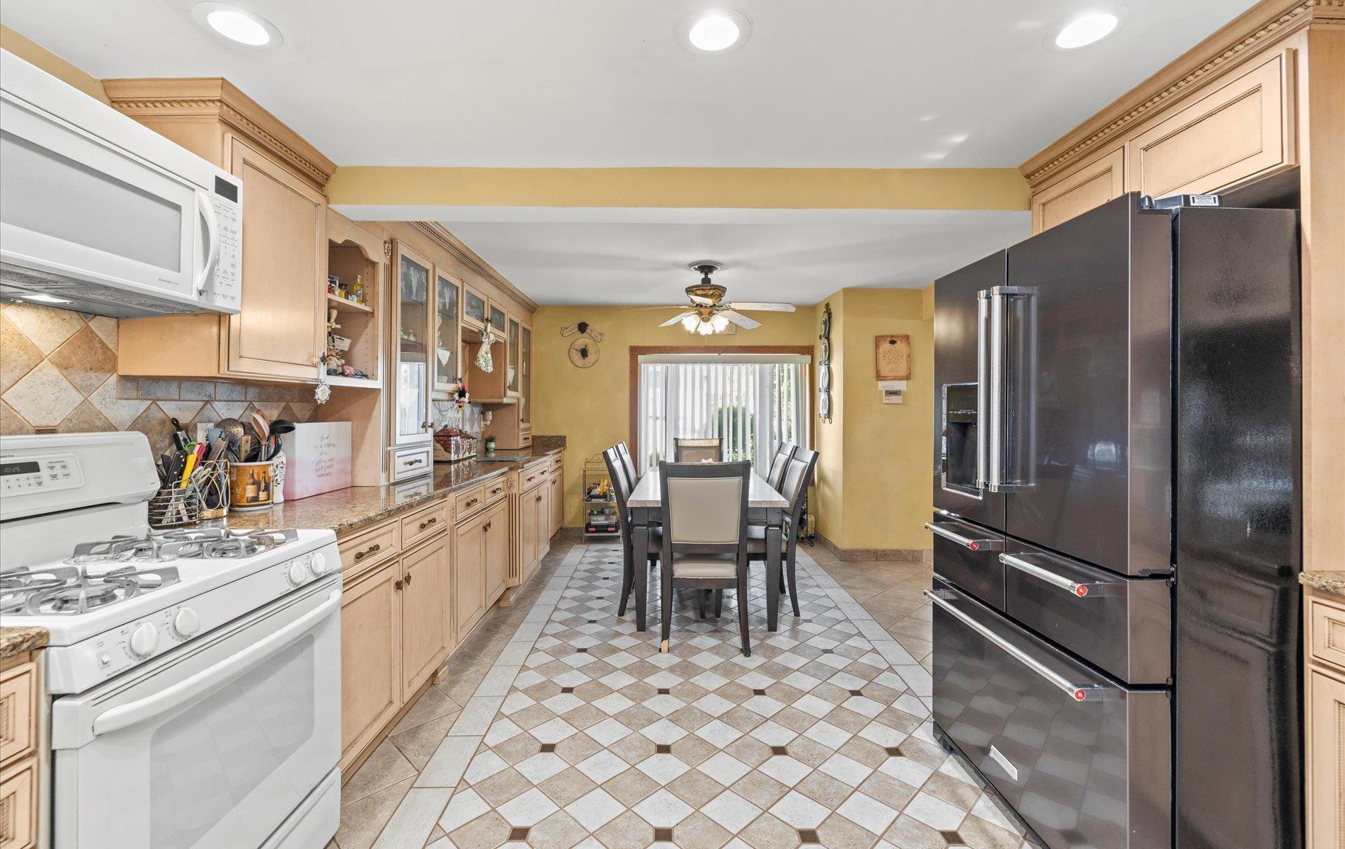 Single Family Court  Nassau County, NY 11710, MLS-865846-11