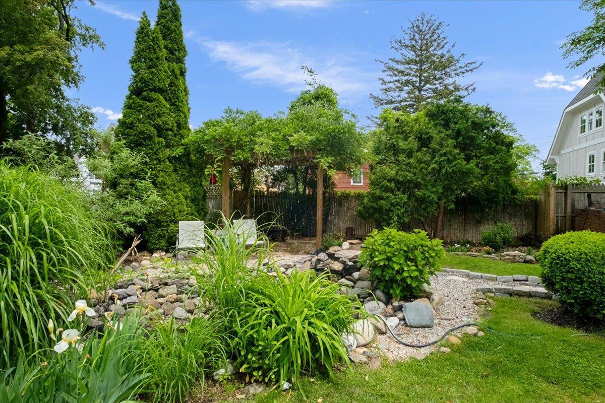 Single Family Pennsylvania  Westchester County, NY 10552, MLS-865859-32