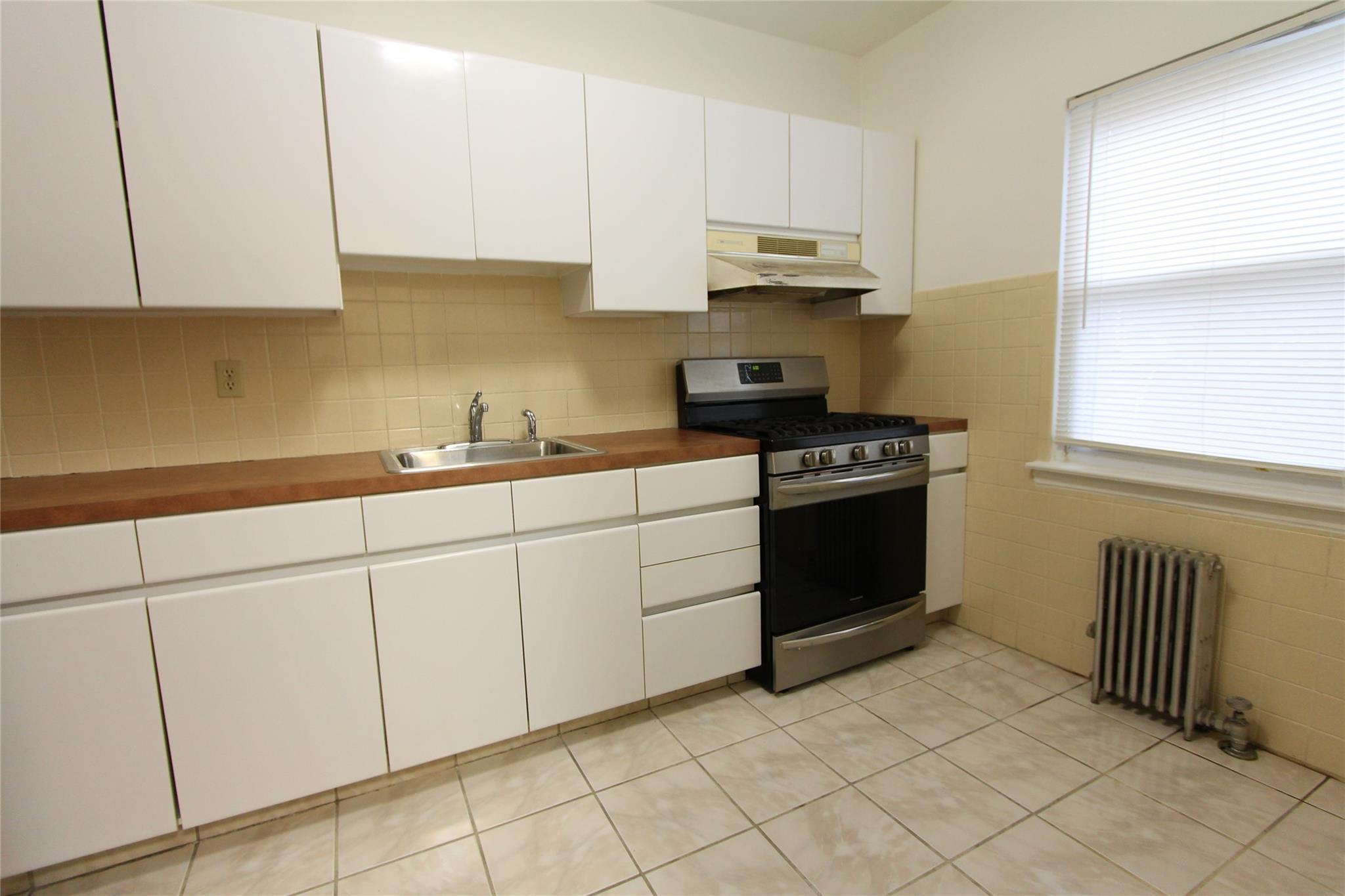 Single Family 84th Queens, NY 11379, MLS-865862-6