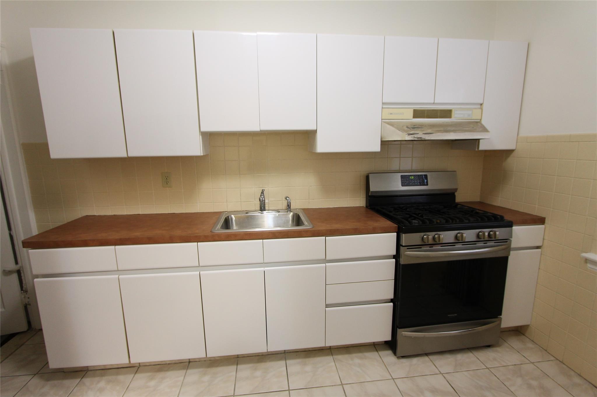 Single Family 84th Queens, NY 11379, MLS-865862-7