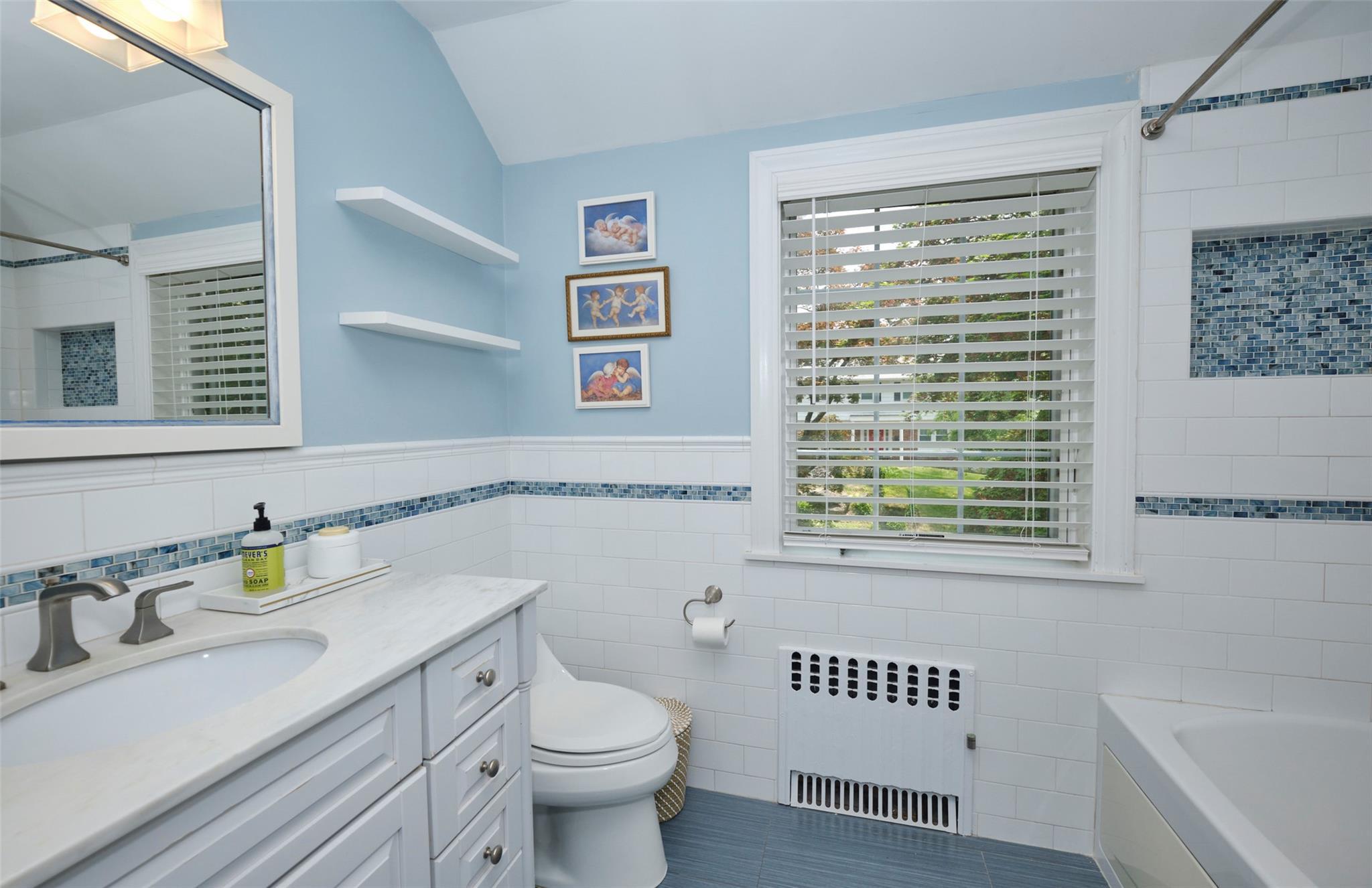 Single Family Deepdale  Nassau County, NY 11030, MLS-865912-22