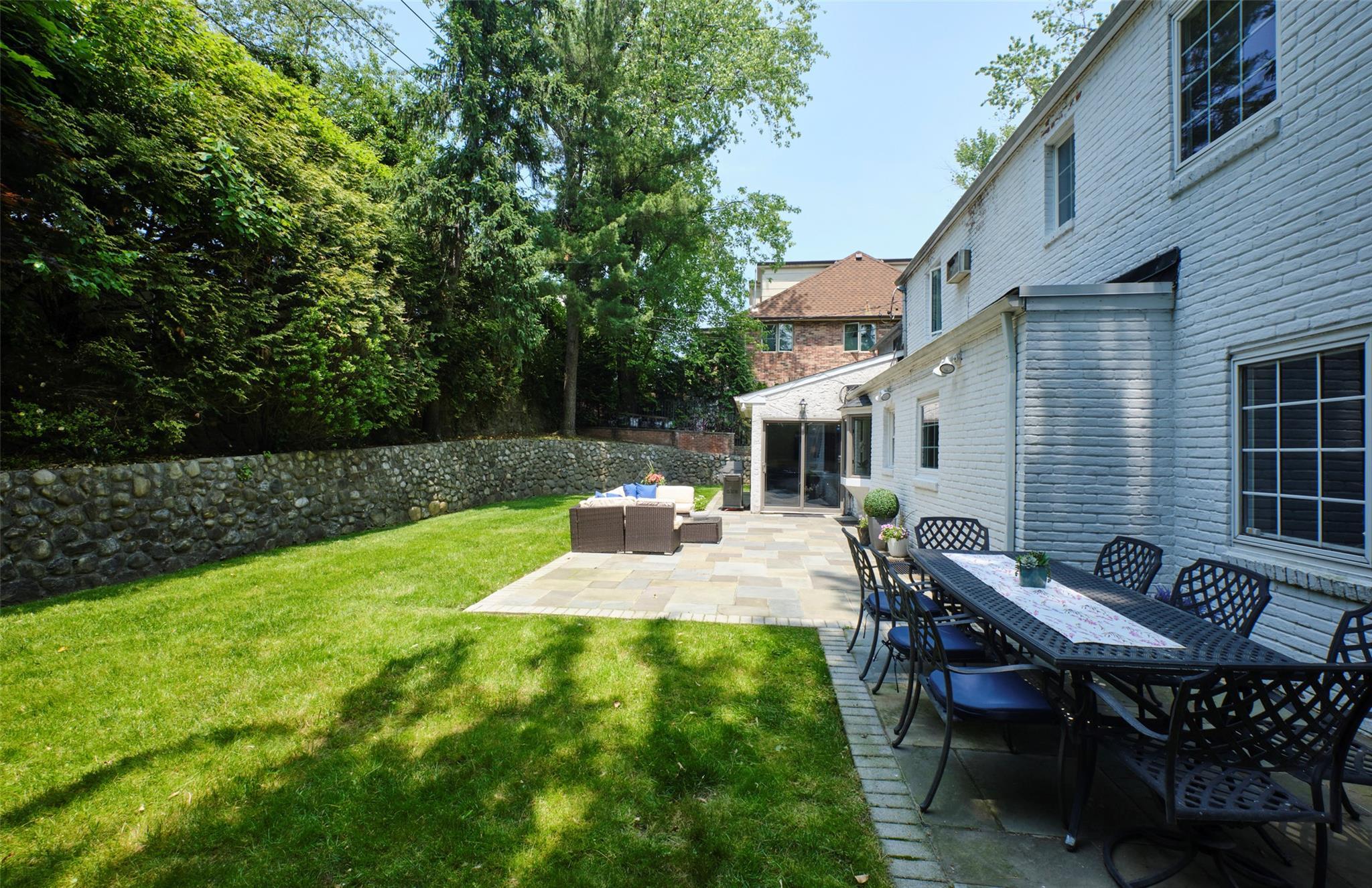 Single Family Deepdale  Nassau County, NY 11030, MLS-865912-27
