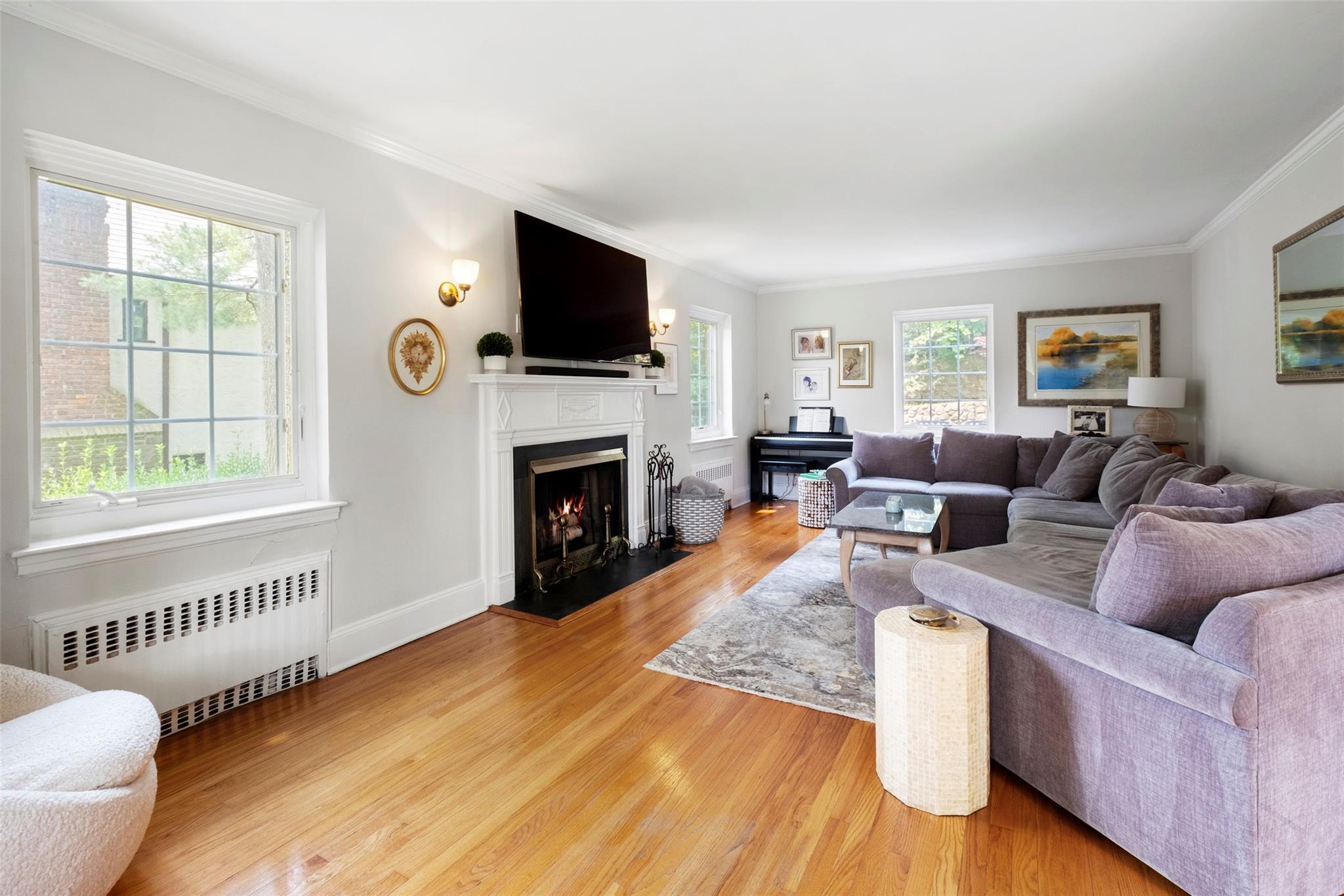 Single Family Deepdale  Nassau County, NY 11030, MLS-865912-6