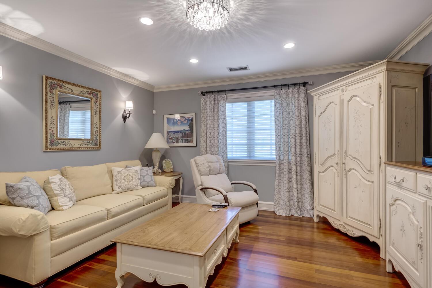 Single Family Elderfields  Nassau County, NY 11030, MLS-865943-17