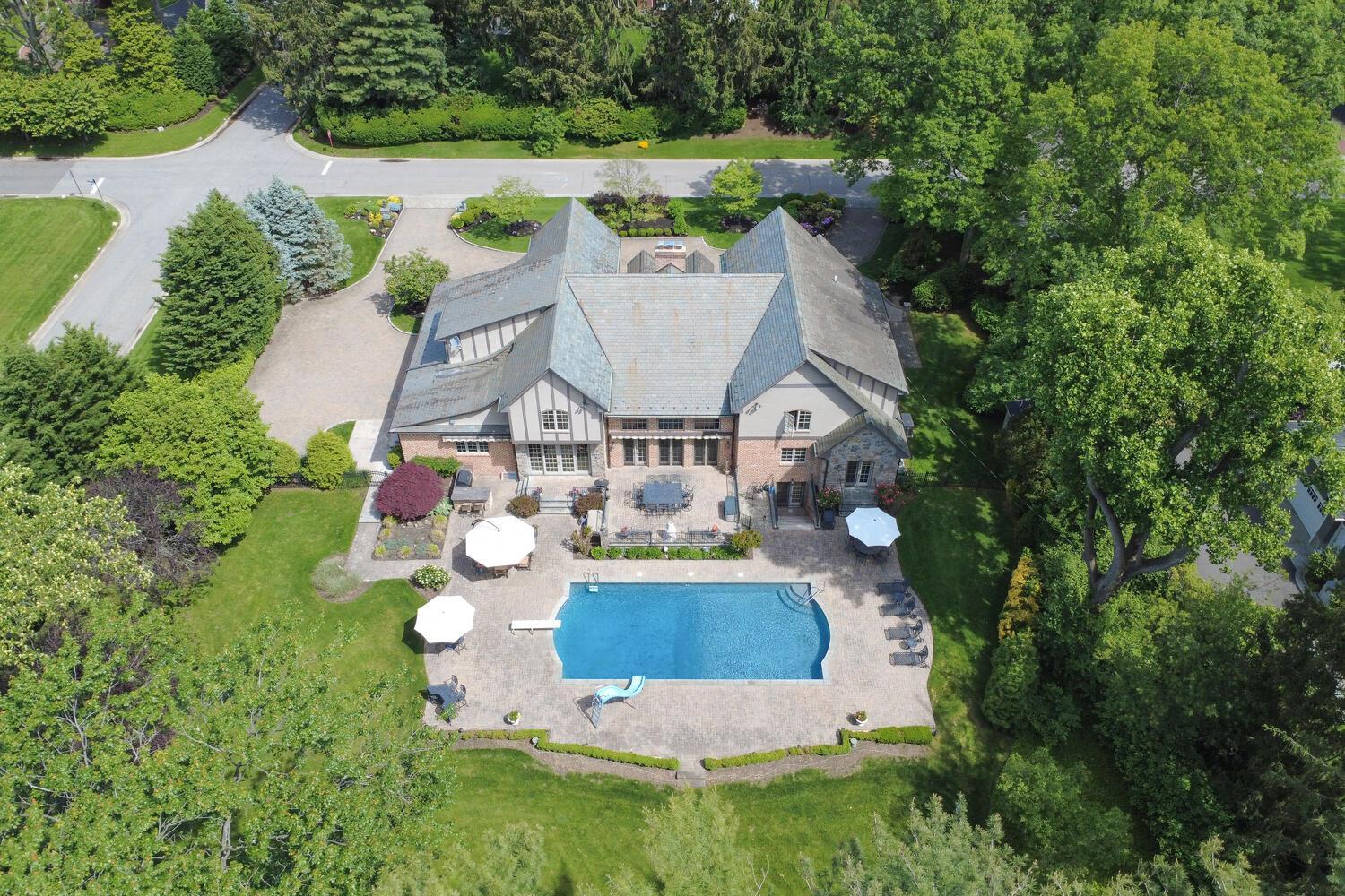 Single Family Elderfields  Nassau County, NY 11030, MLS-865943-20