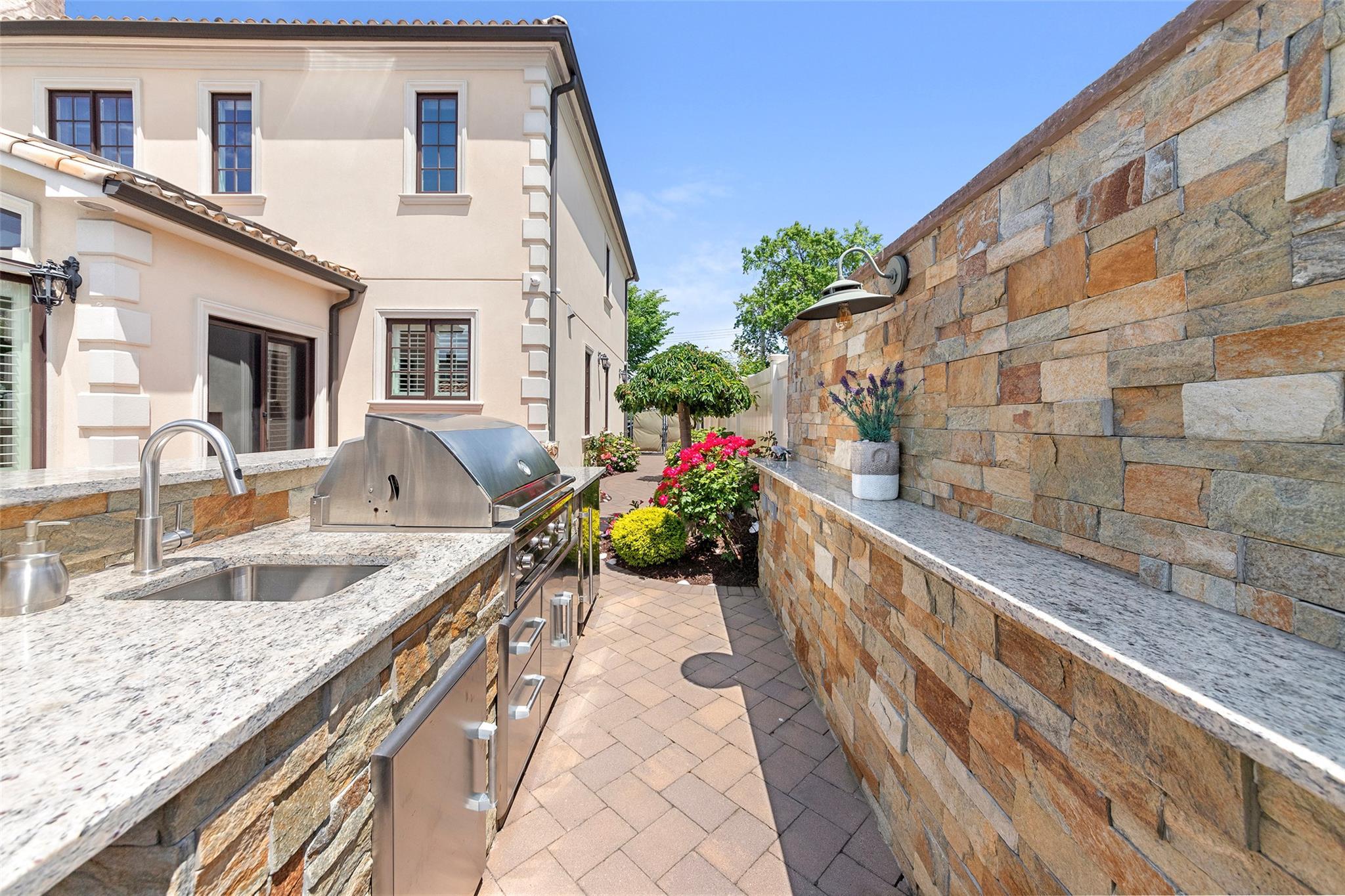Single Family 87th Street  Queens, NY 11414, MLS-865958-37