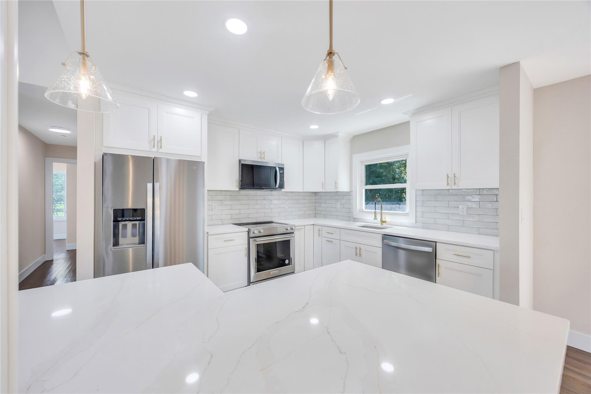 Single Family Bay  Suffolk County, NY 11772, MLS-865970-15