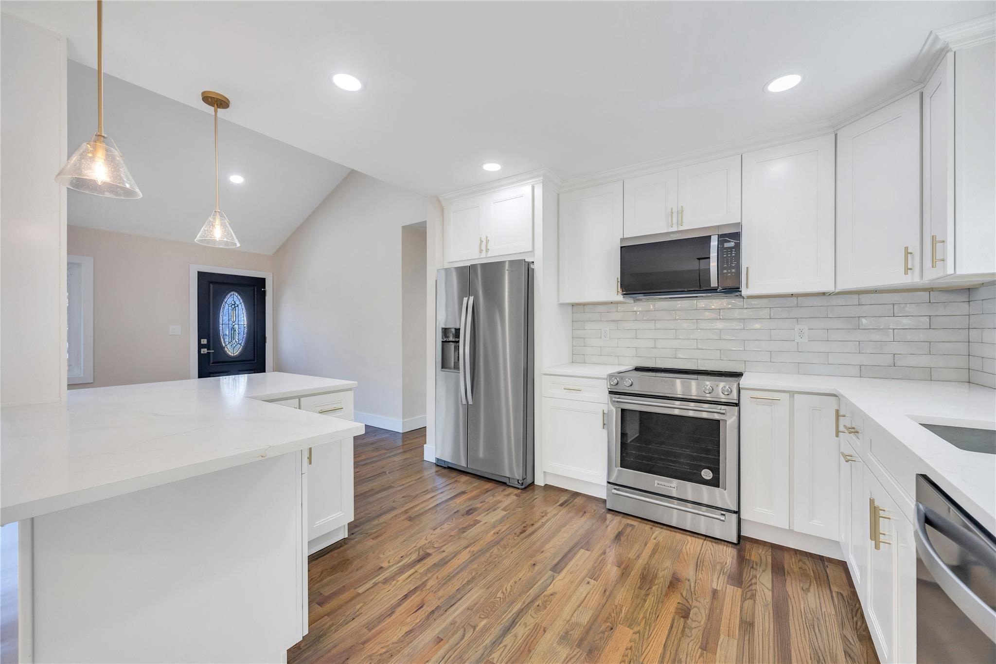 Single Family Bay  Suffolk County, NY 11772, MLS-865970-17