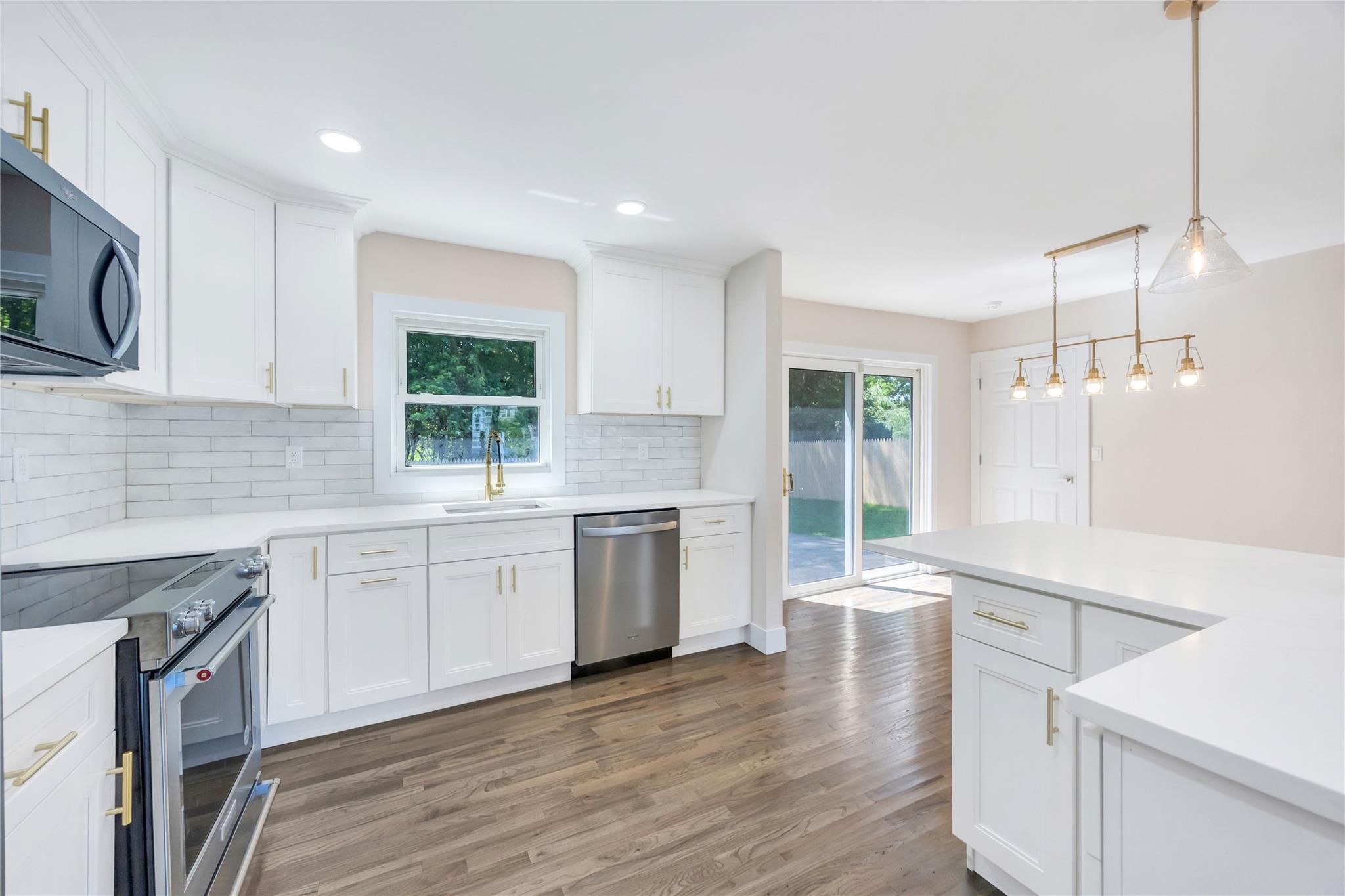 Single Family Bay  Suffolk County, NY 11772, MLS-865970-19