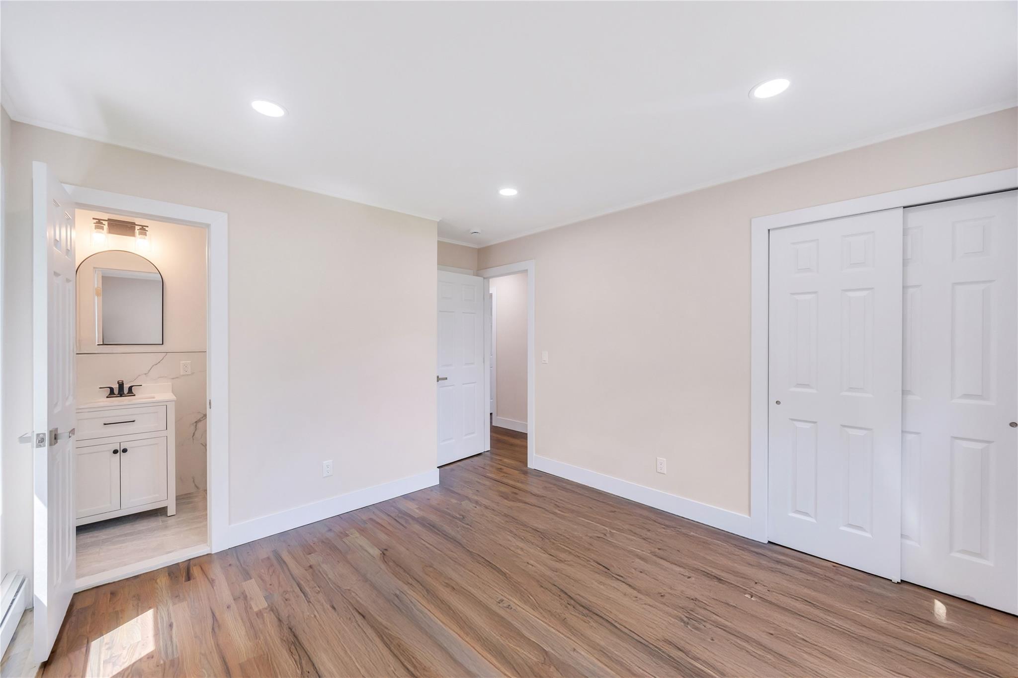 Single Family Bay  Suffolk County, NY 11772, MLS-865970-27