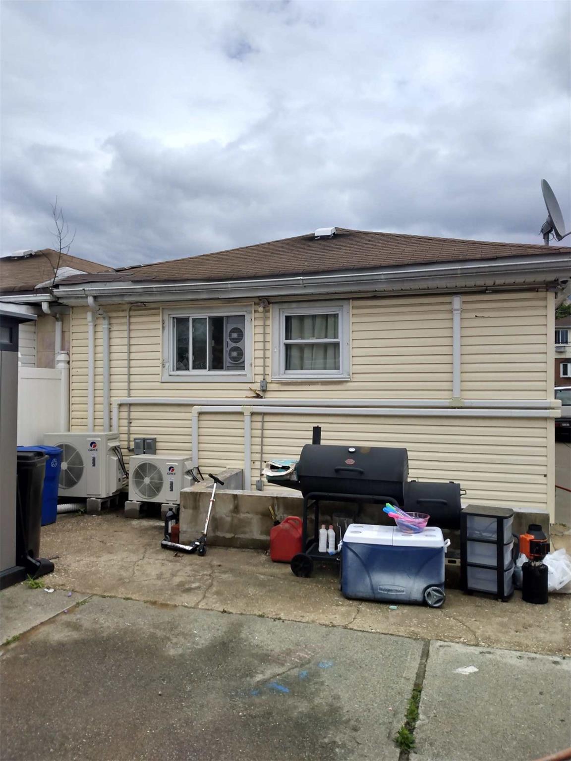 Single Family 229th Street  Queens, NY 11413, MLS-865985-2