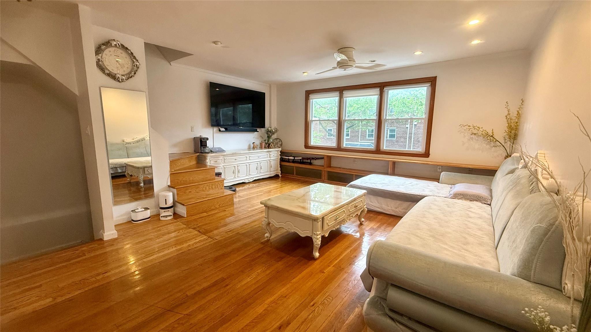 Single Family 64th  Queens, NY 11367, MLS-865995-10