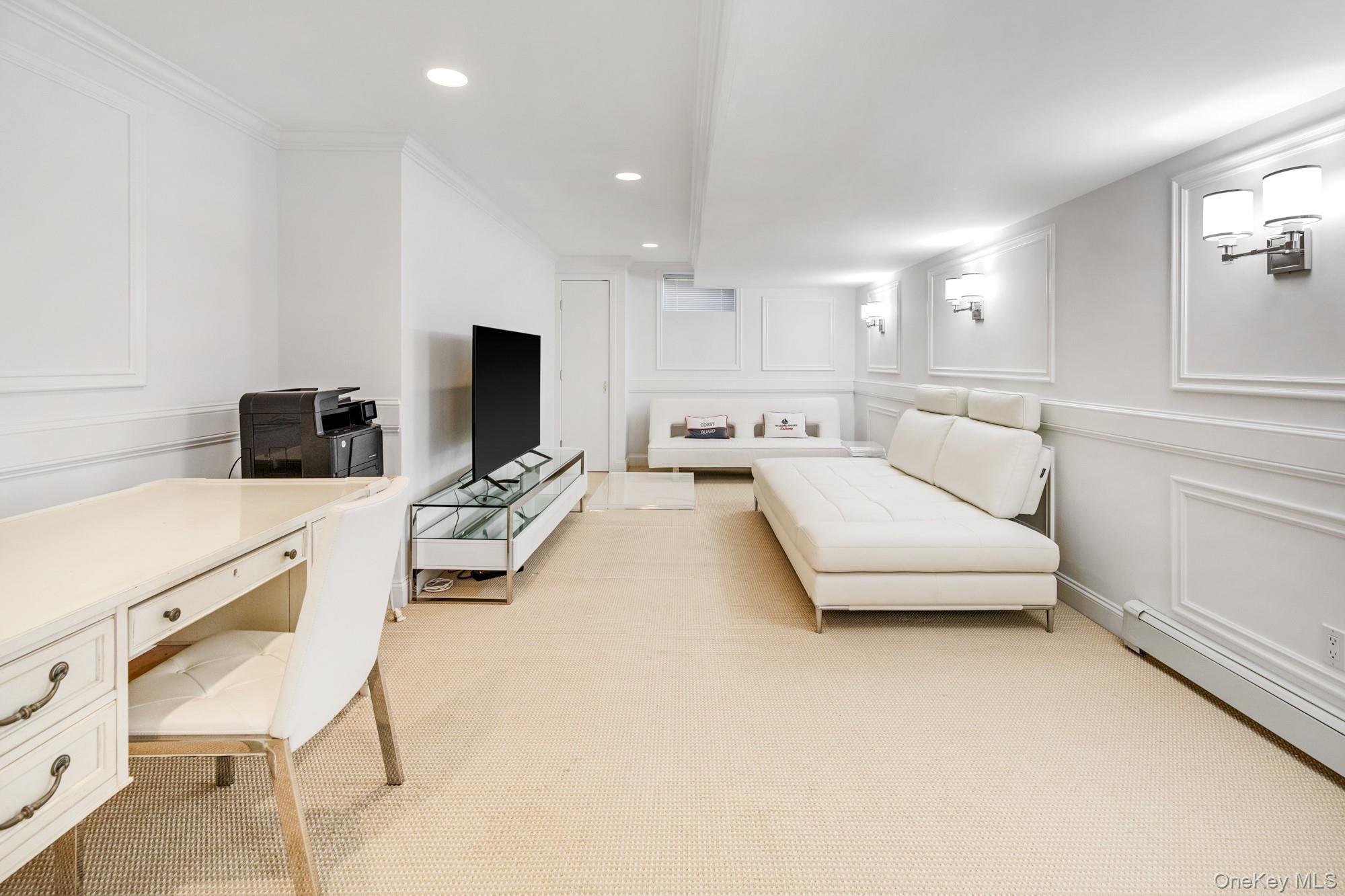 Single Family Lower 7 Ponds Suffolk County, NY 11976, MLS-866002-25