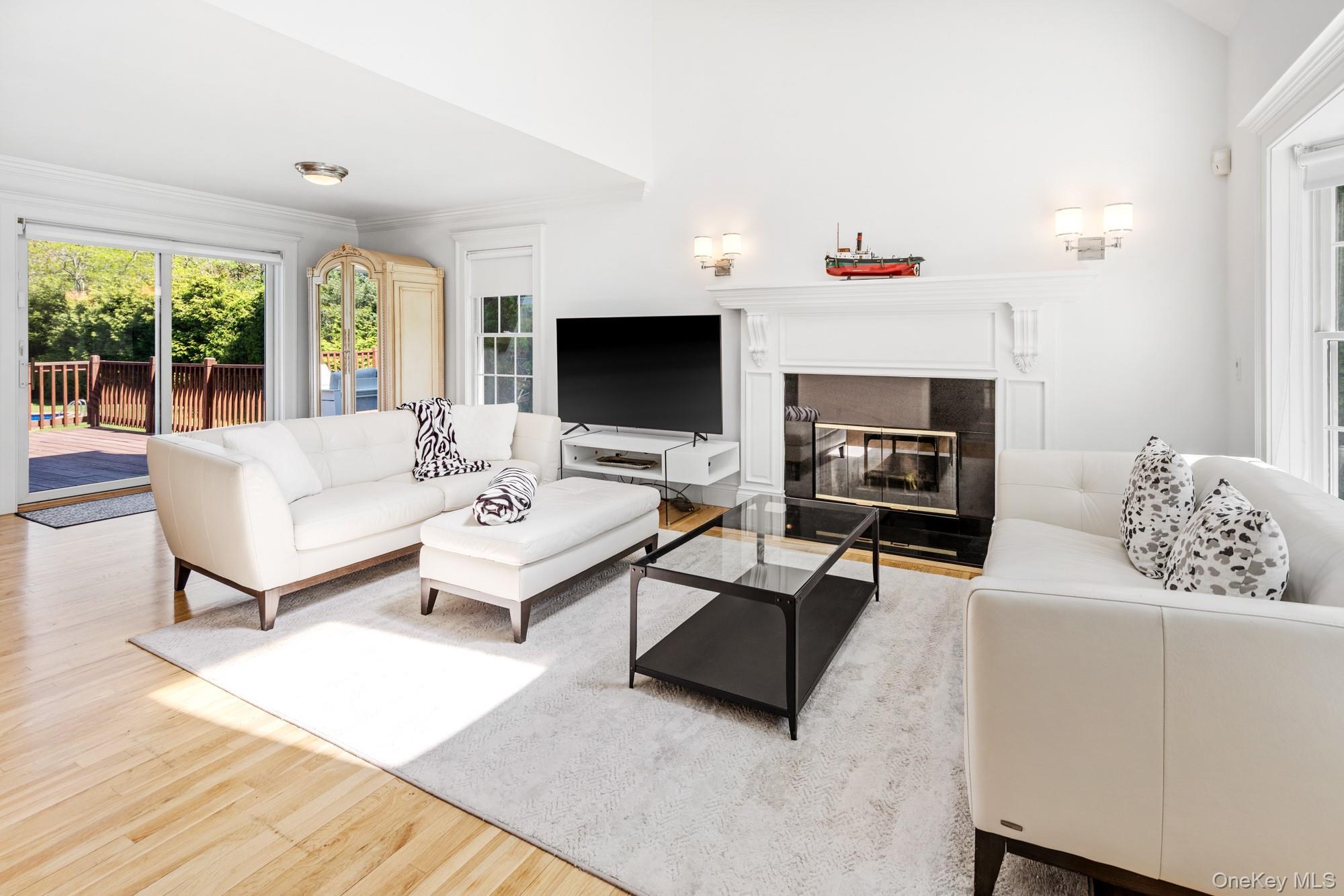 Single Family Lower 7 Ponds Suffolk County, NY 11976, MLS-866002-8