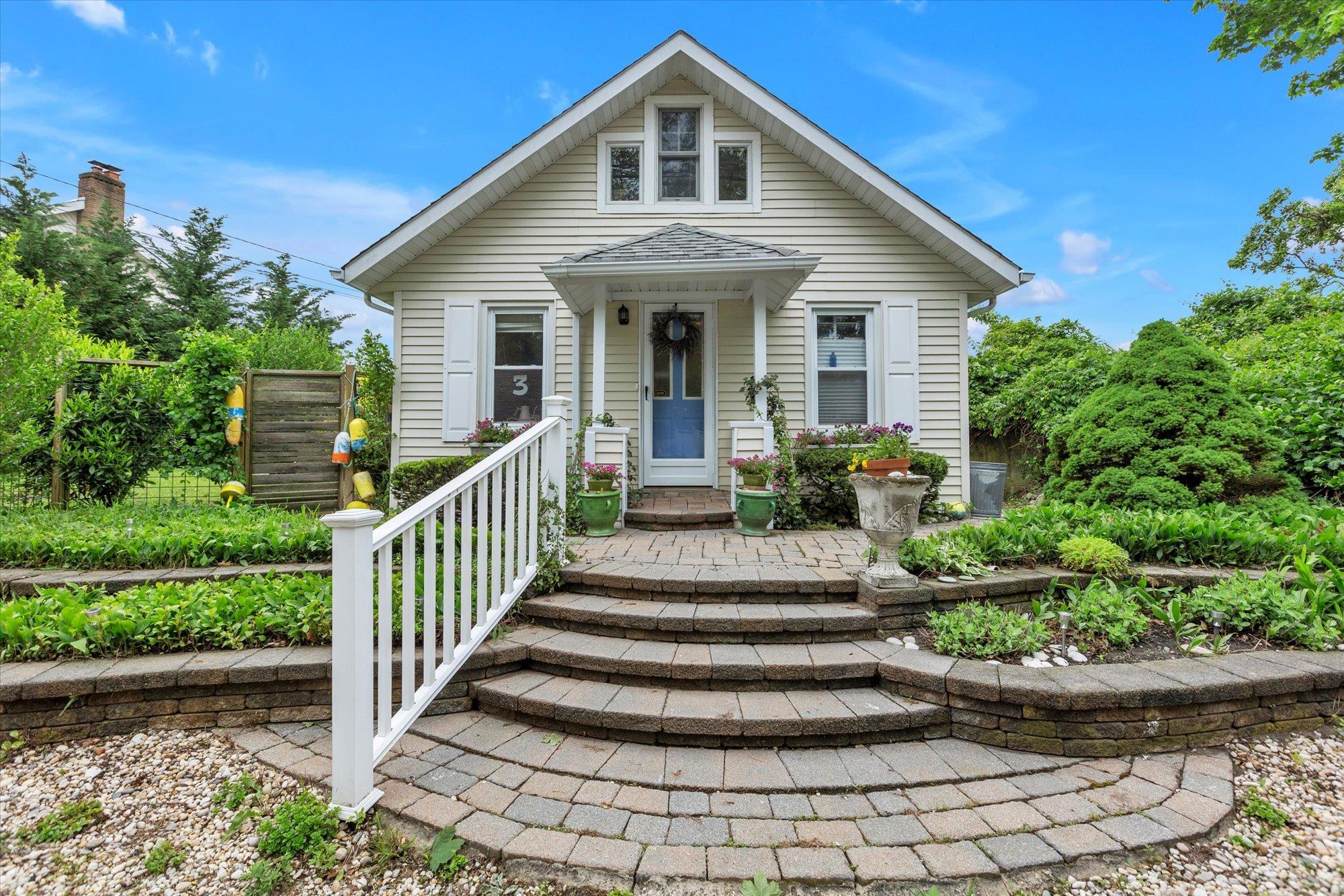 Single Family Makamah Beach  Suffolk County, NY 11768, MLS-866004-2