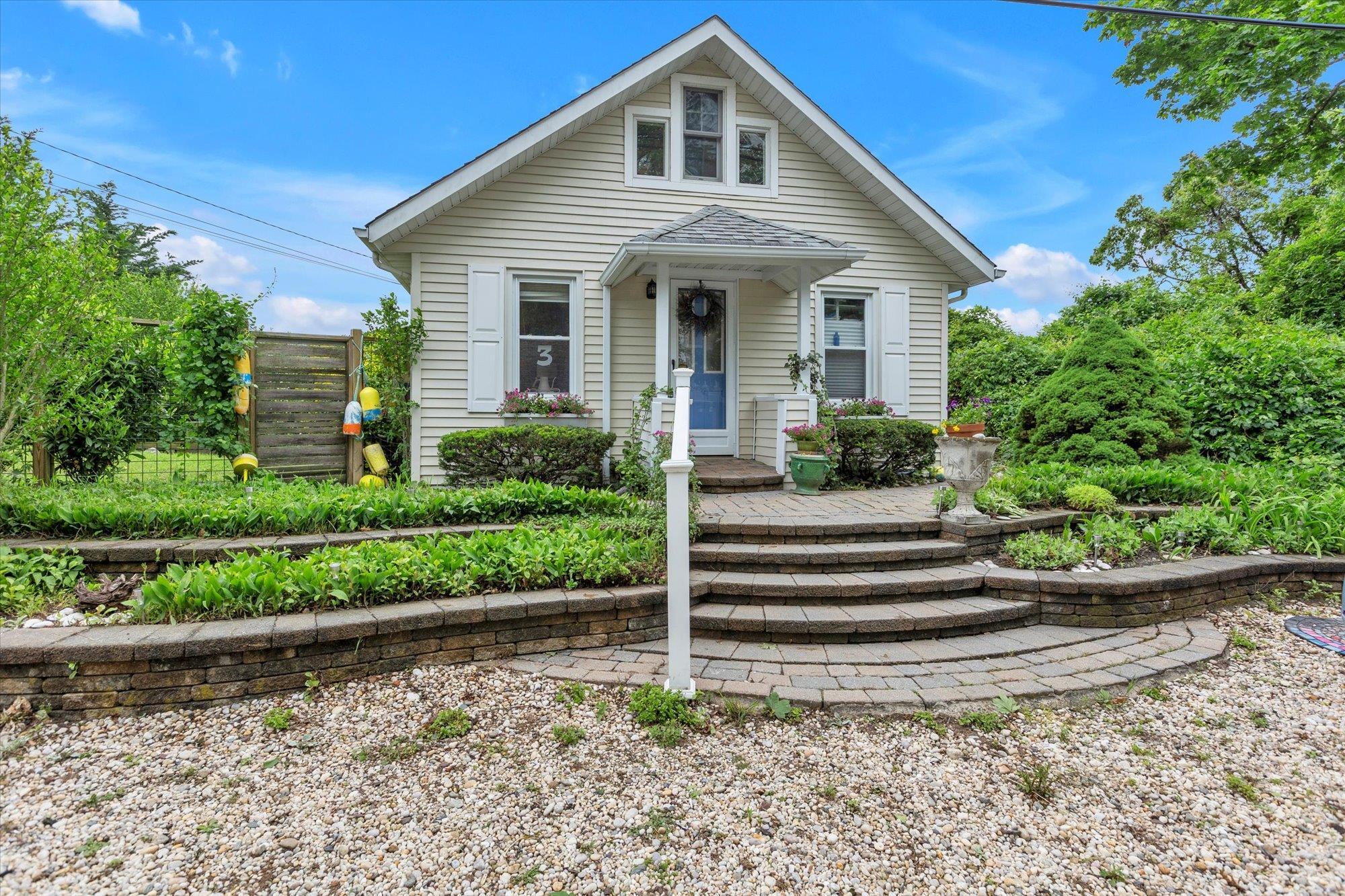 Single Family Makamah Beach  Suffolk County, NY 11768, MLS-866004-22