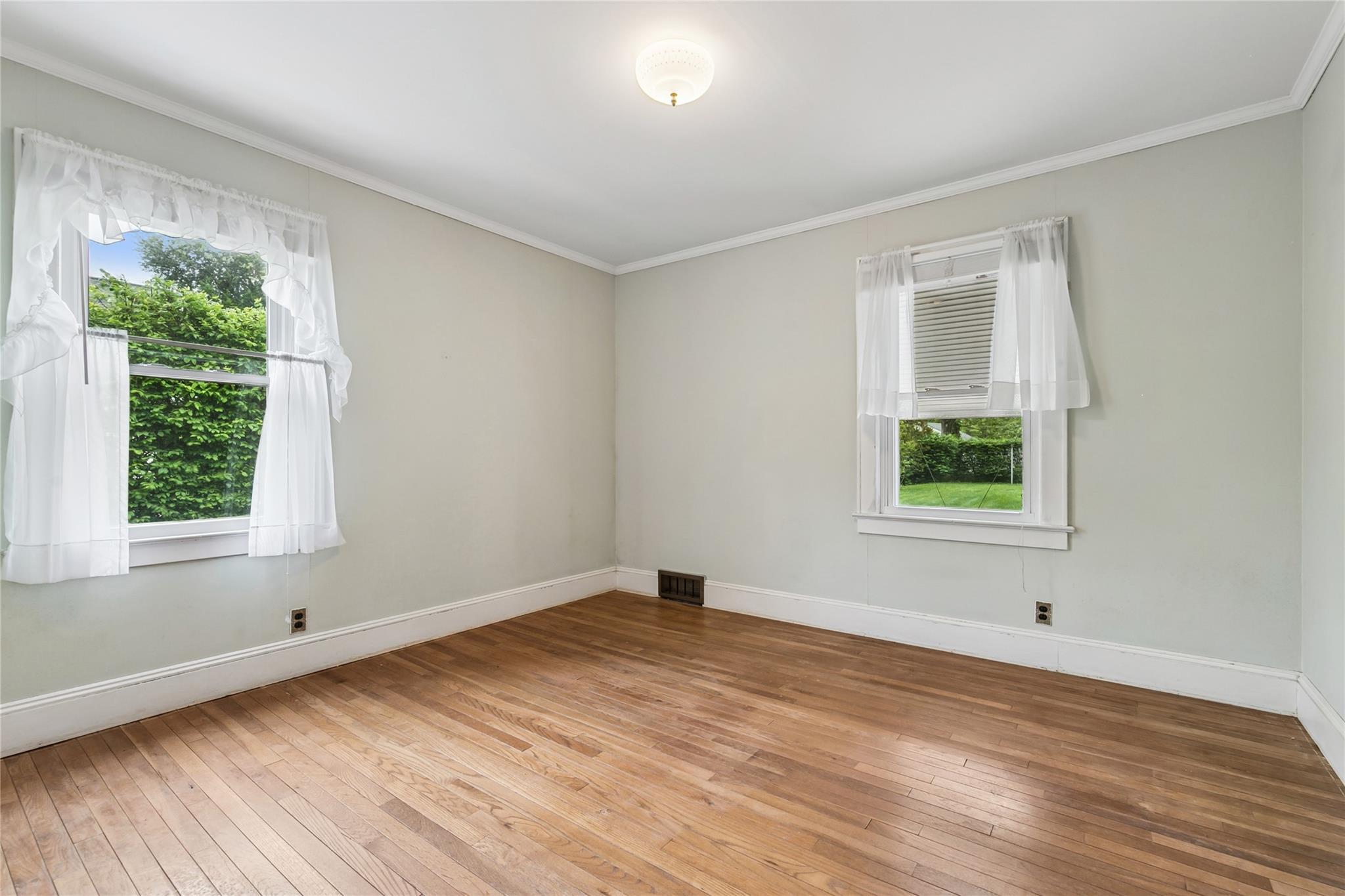 Single Family Woodhull  Suffolk County, NY 11901, MLS-866006-10