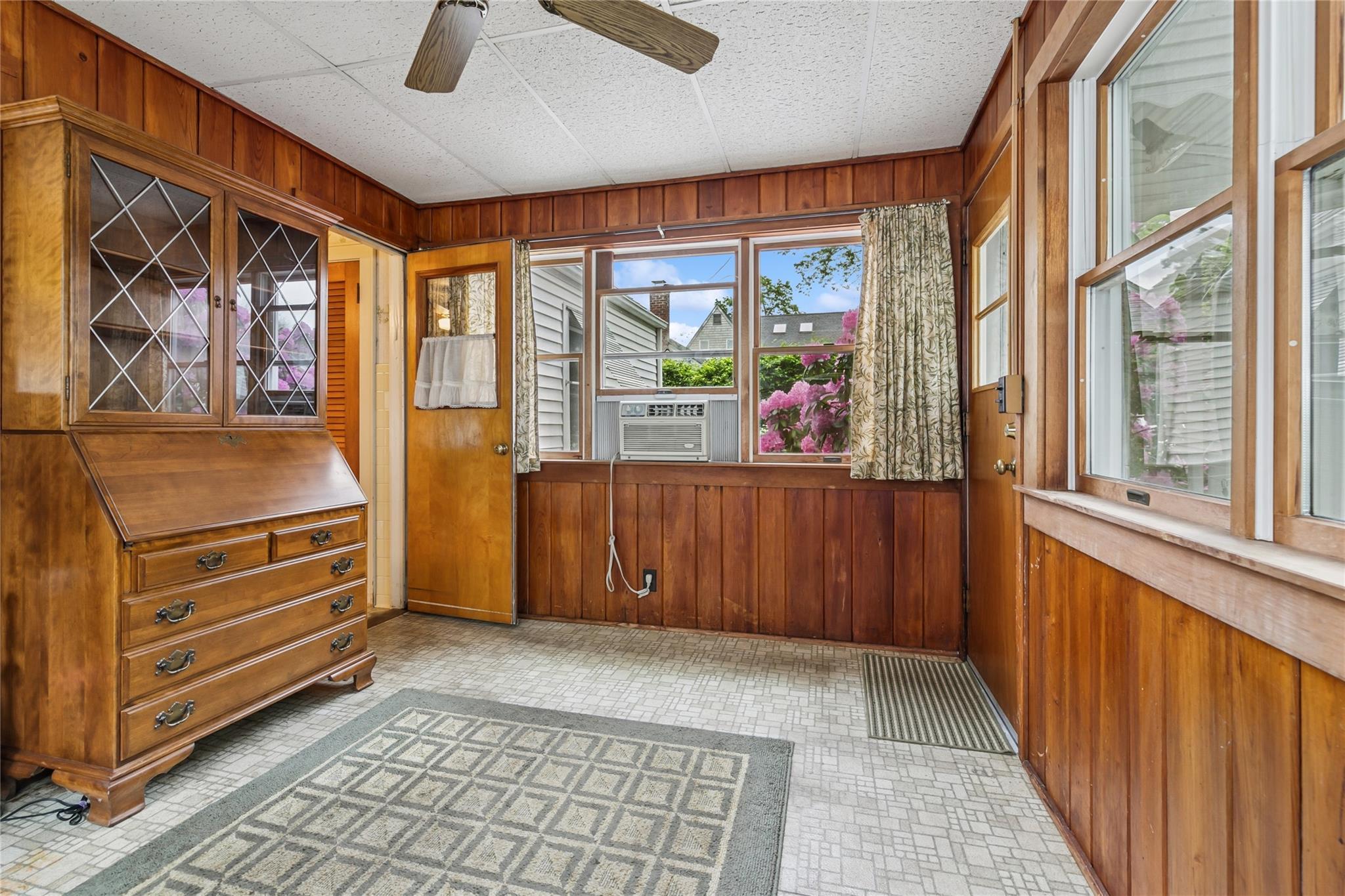 Single Family Woodhull  Suffolk County, NY 11901, MLS-866006-14