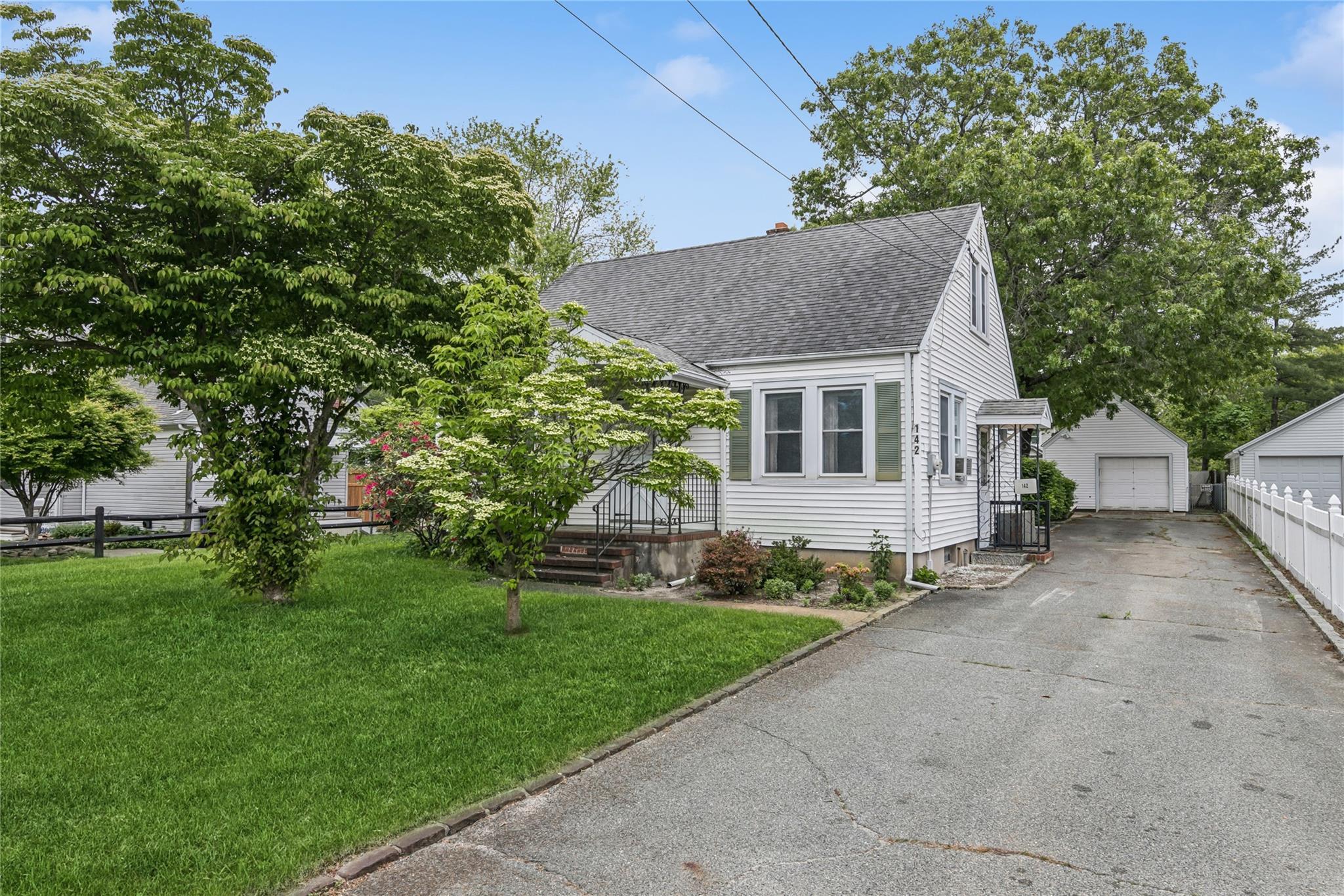 Single Family Woodhull  Suffolk County, NY 11901, MLS-866006-2