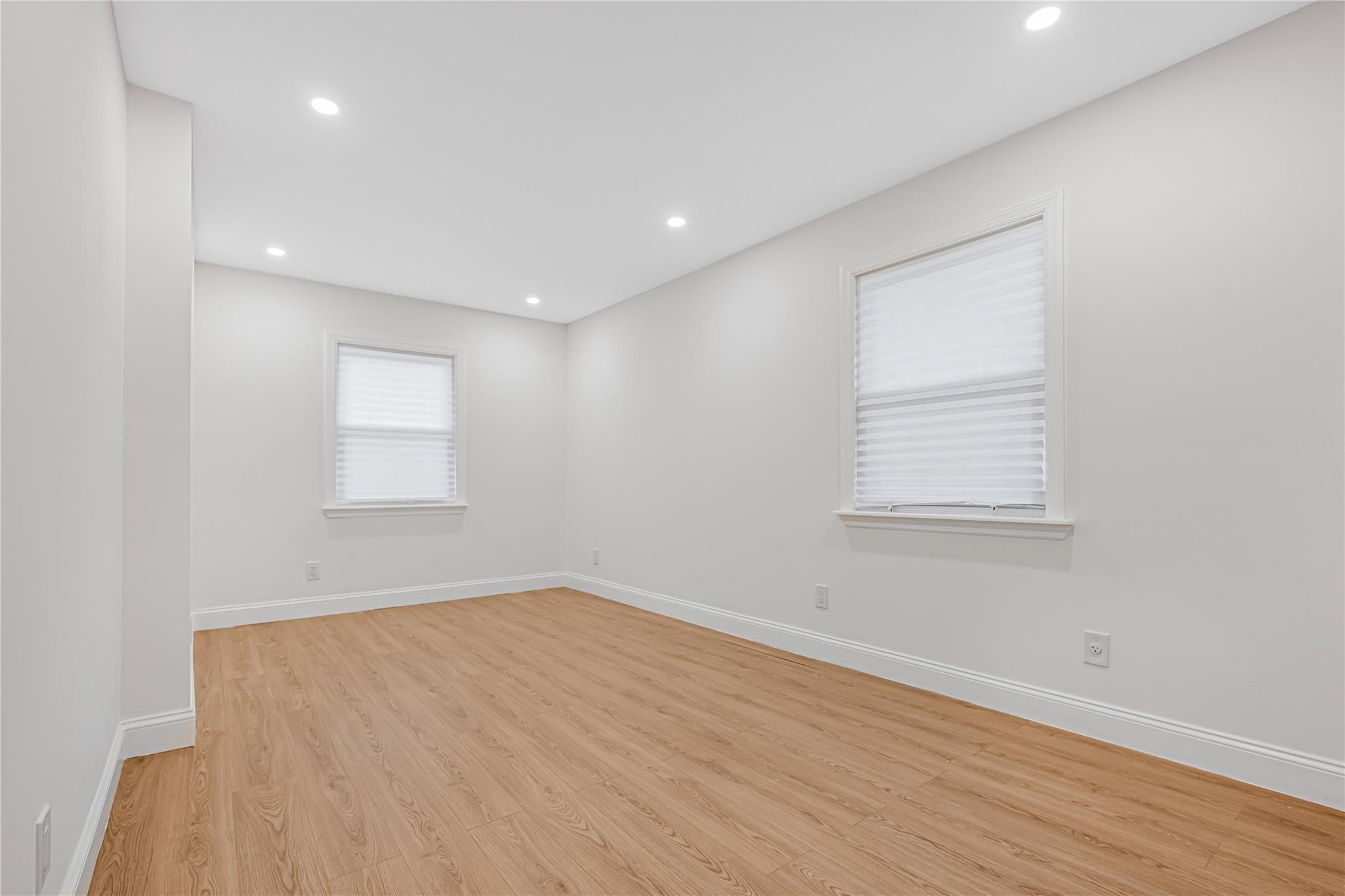 Single Family Dorchester  Nassau County, NY 11530, MLS-866012-18