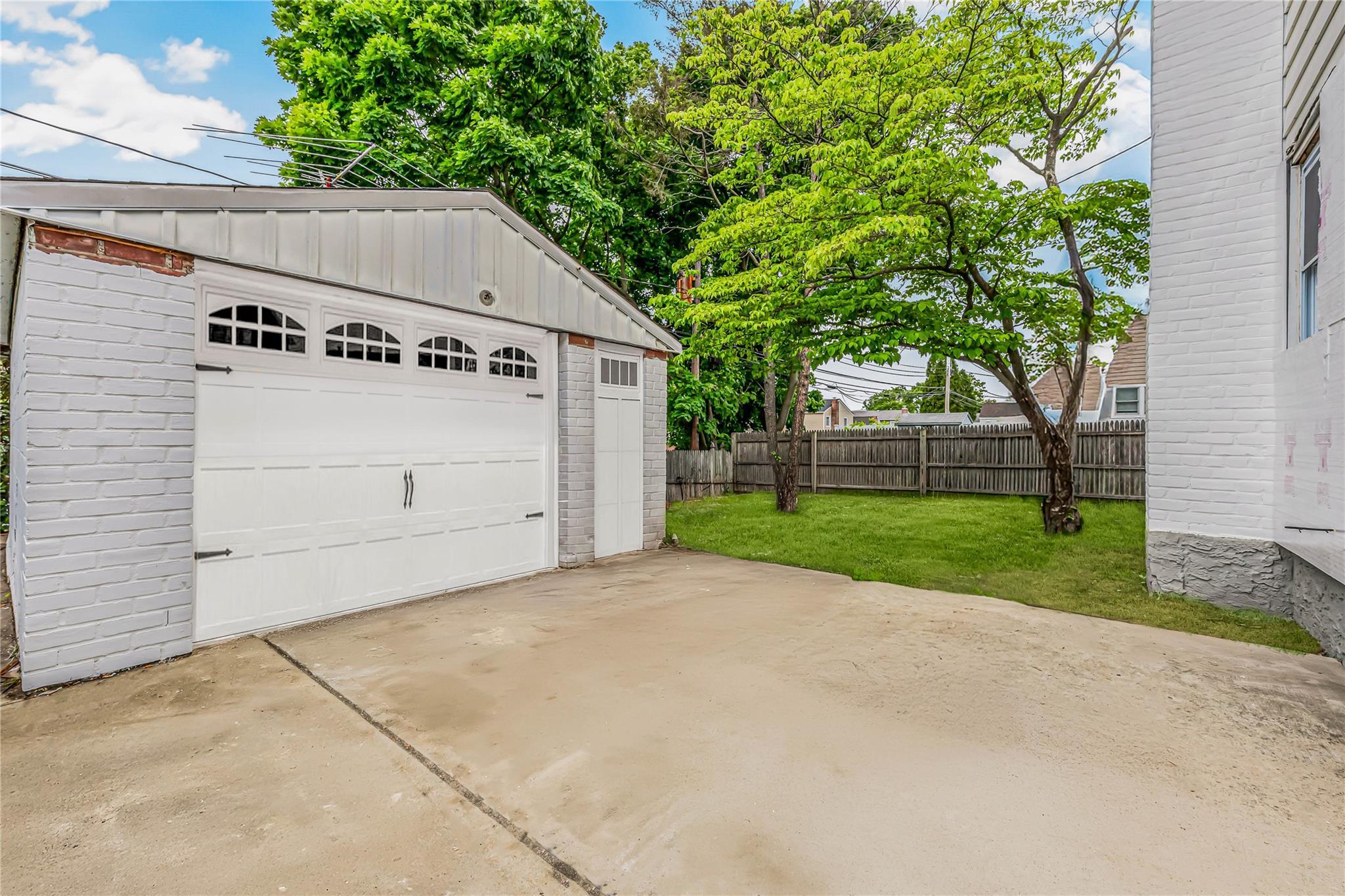 Single Family Dorchester  Nassau County, NY 11530, MLS-866012-27
