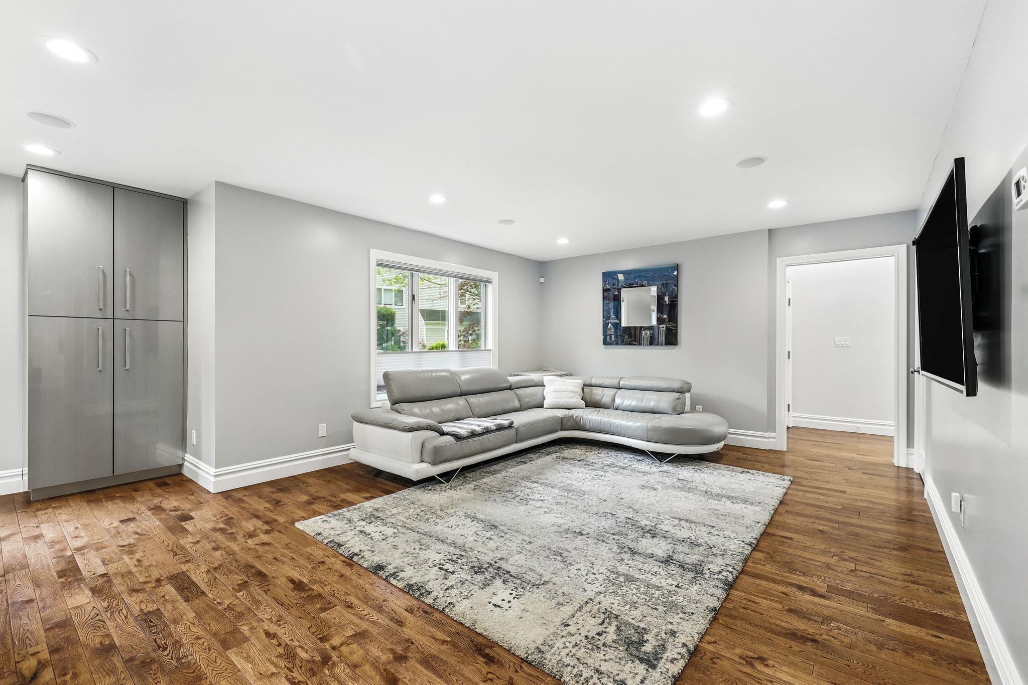 Single Family Berkley  Westchester County, NY 10510, MLS-866019-5